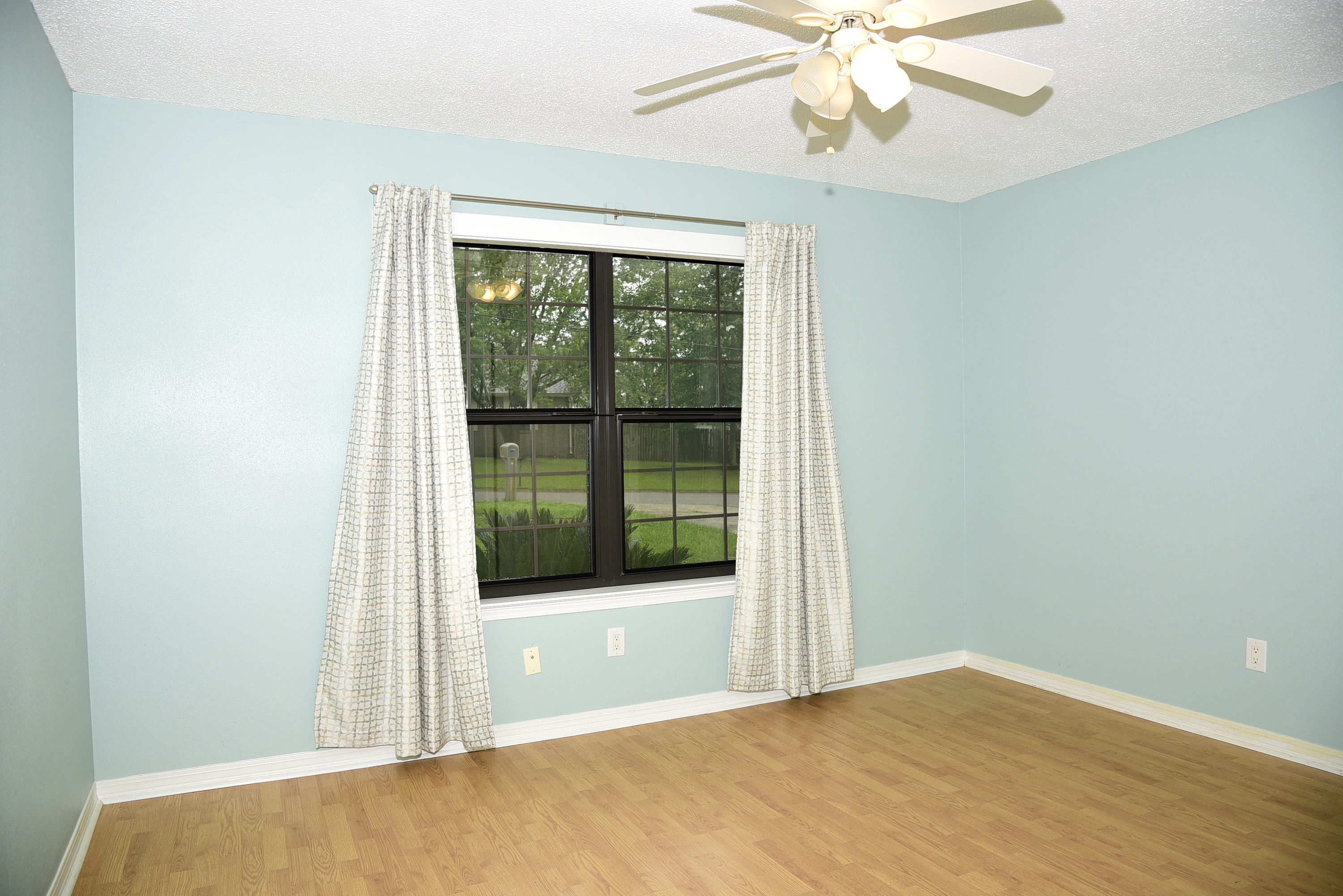 SOUTHVIEW EST - Residential