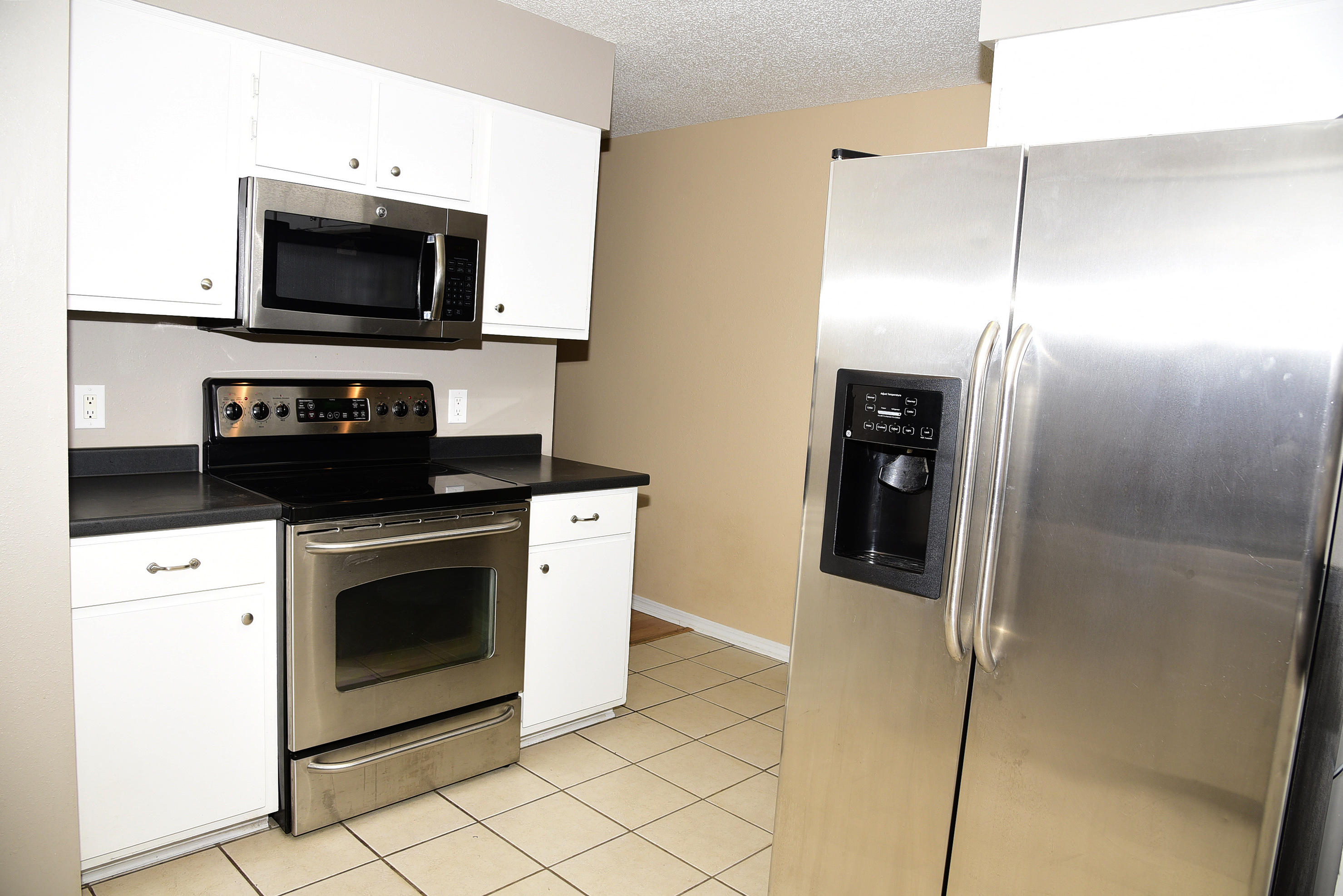 SOUTHVIEW EST - Residential