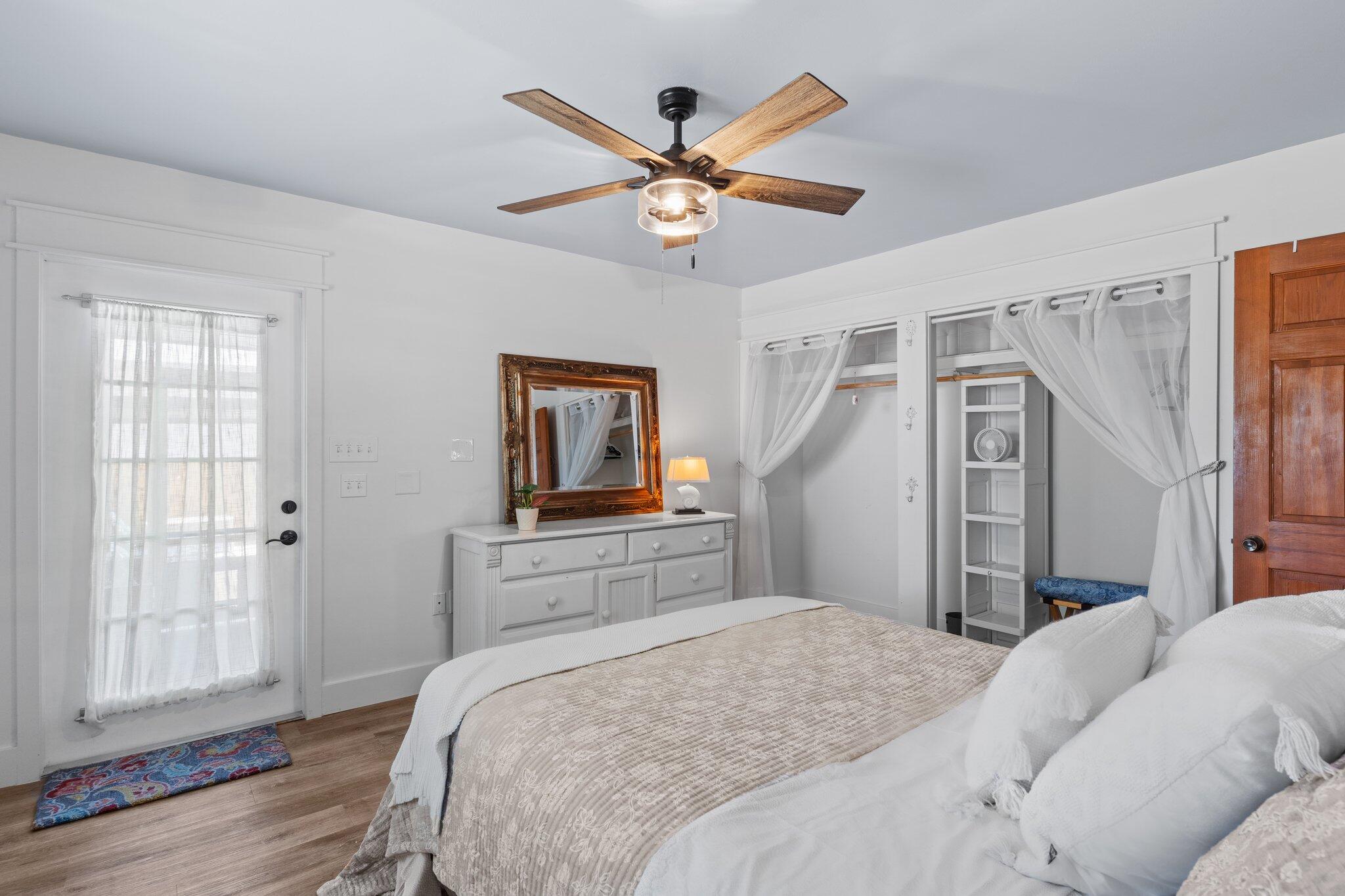 HOLIDAY SHORES EST 4TH ADDN - Residential