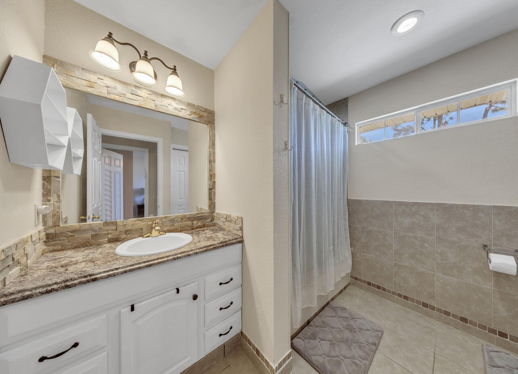 HOLLEY BY THE SEA - Residential