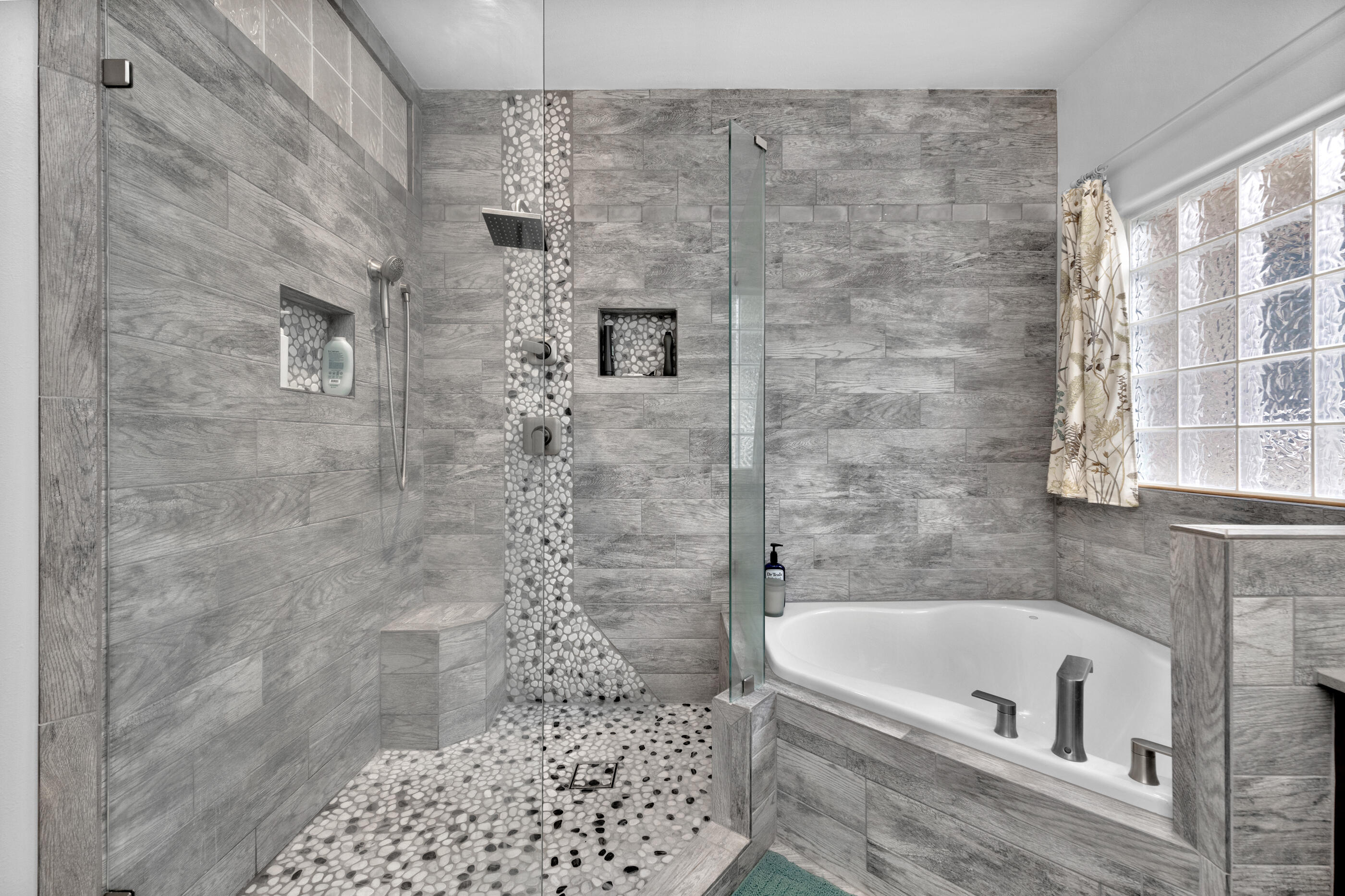 HUNTINGTON PH II S/D LOT 15 BLK A - Residential