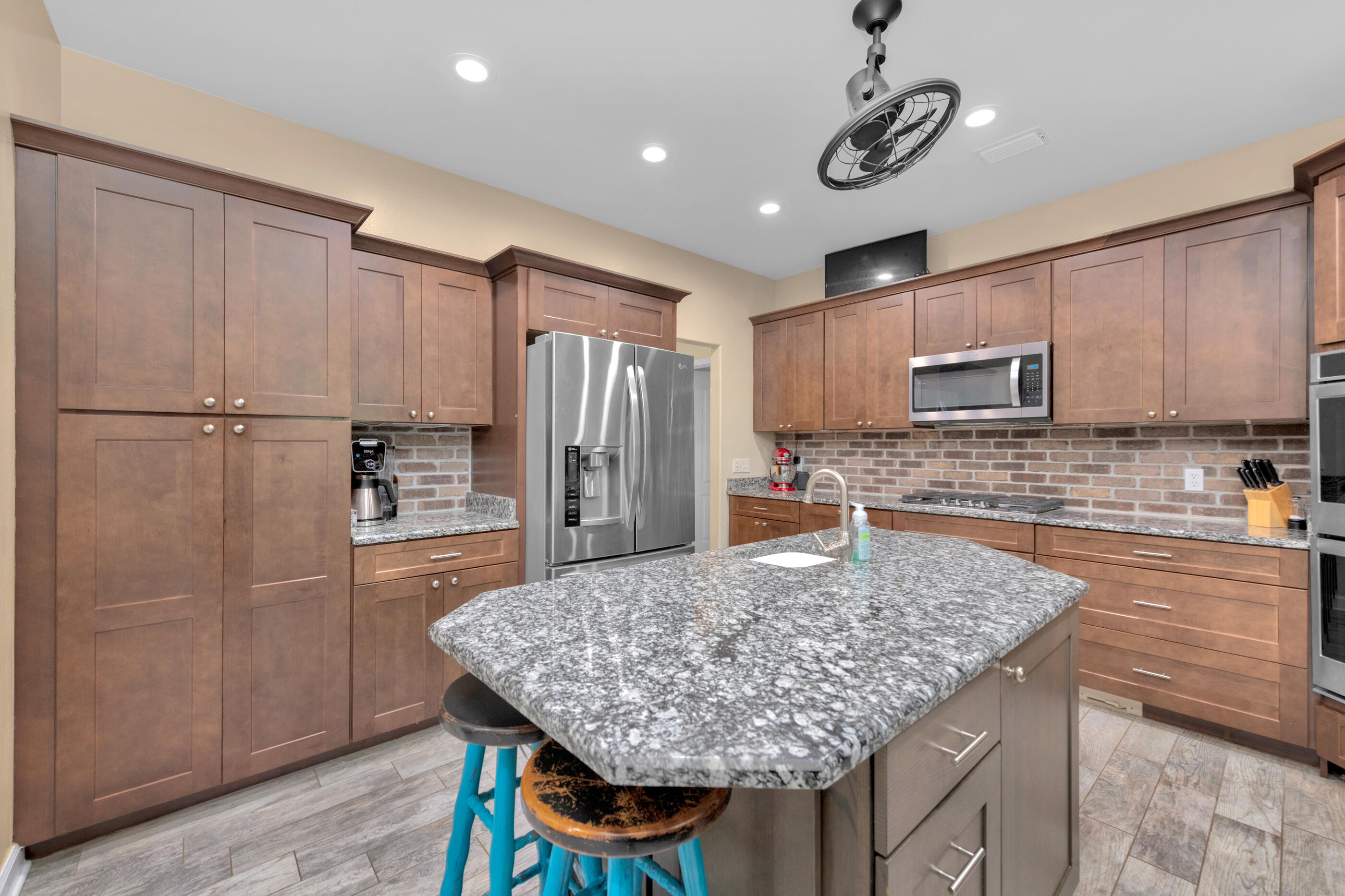 HUNTINGTON PH II S/D LOT 15 BLK A - Residential