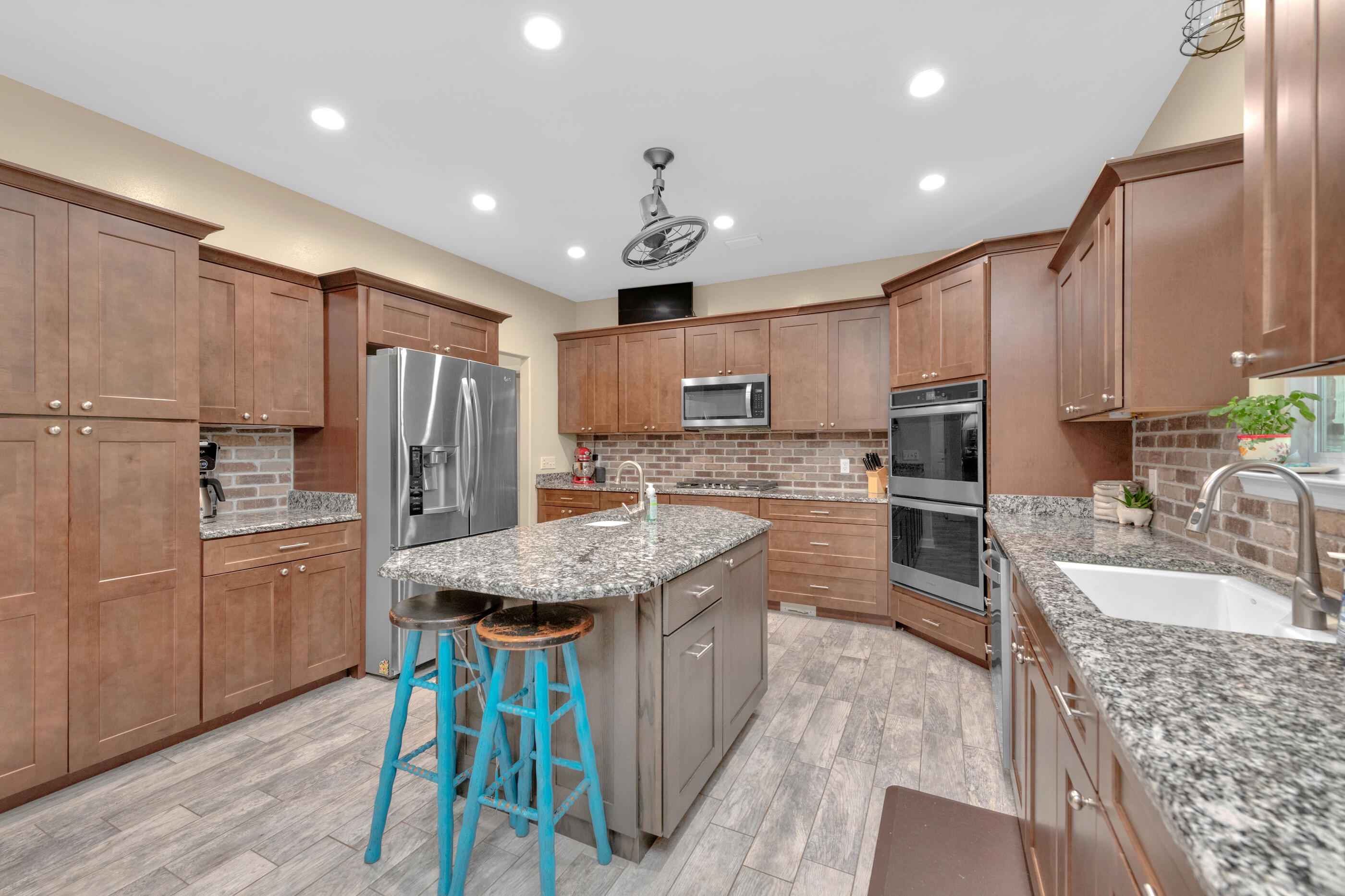 HUNTINGTON PH II S/D LOT 15 BLK A - Residential