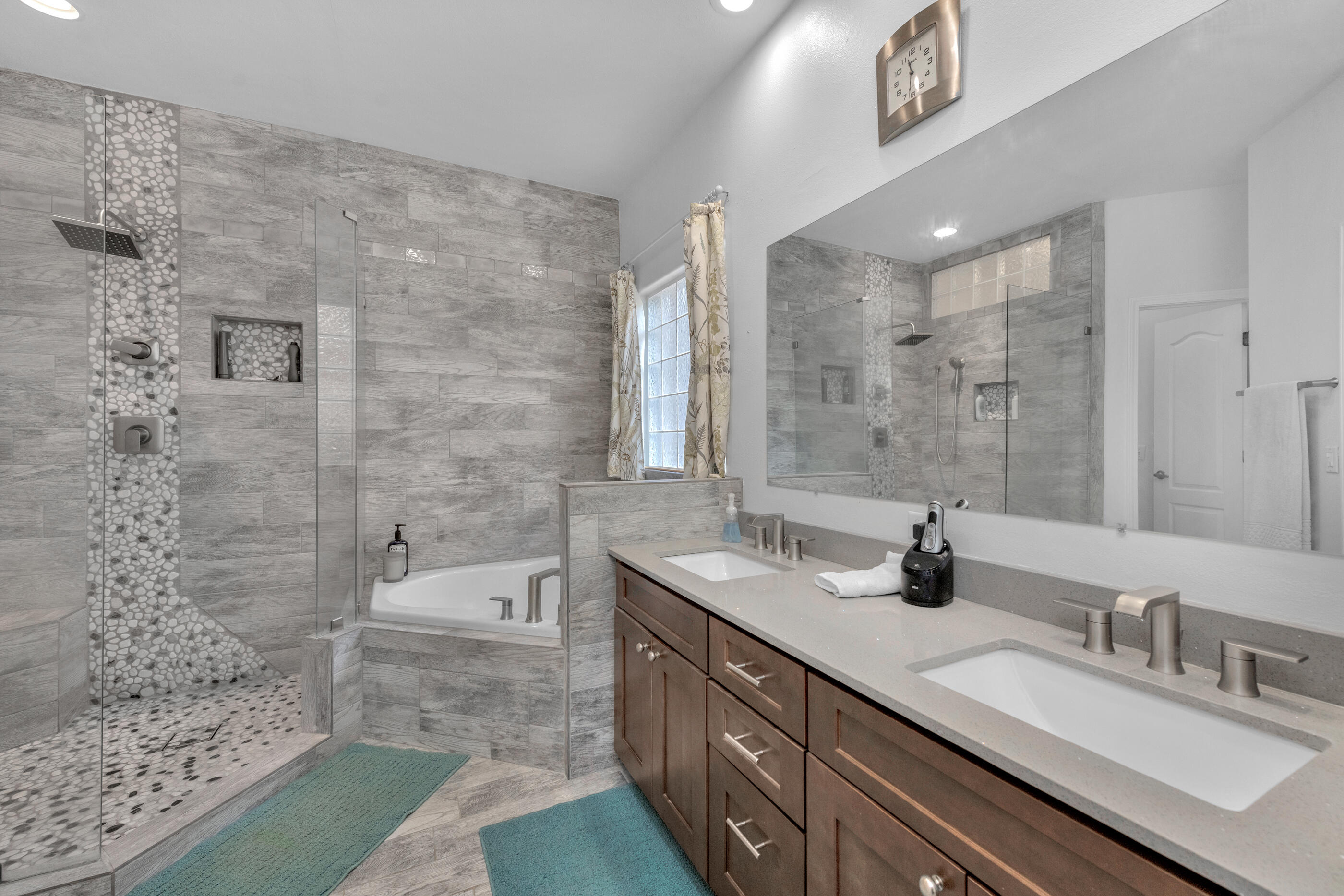 HUNTINGTON PH II S/D LOT 15 BLK A - Residential