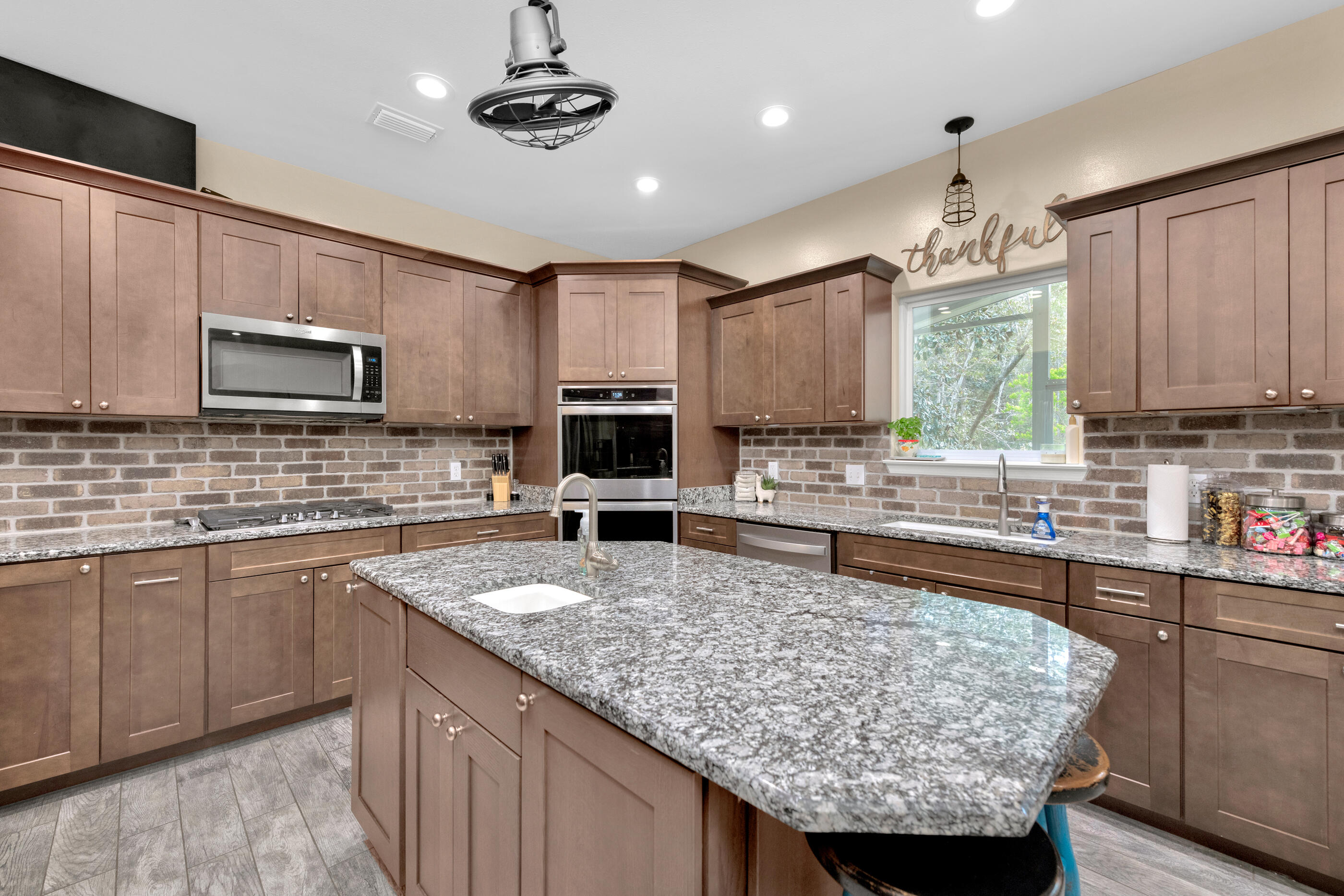 HUNTINGTON PH II S/D LOT 15 BLK A - Residential