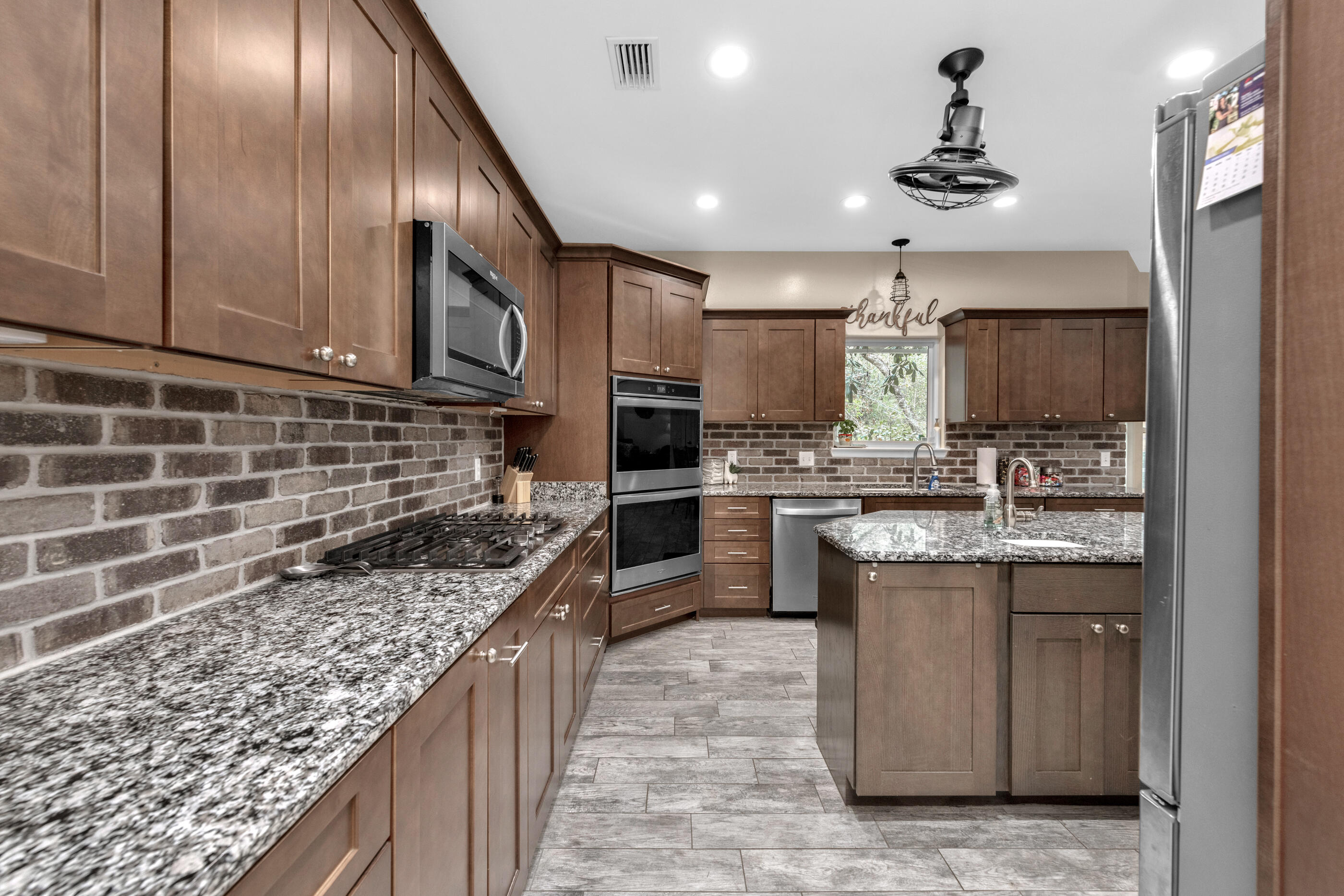 HUNTINGTON PH II S/D LOT 15 BLK A - Residential