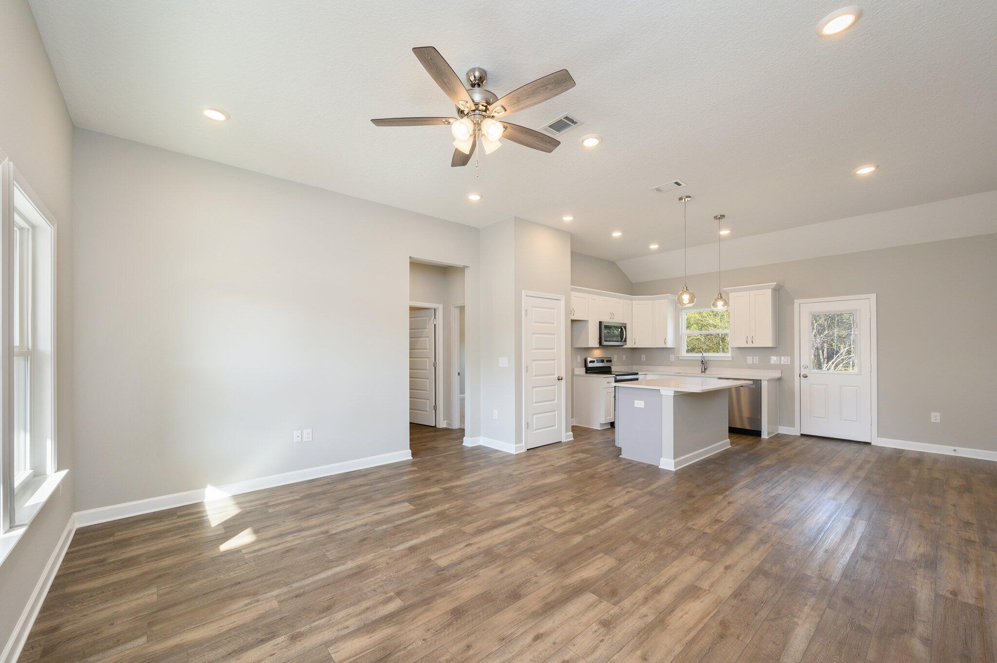 LAUREL OAKS S/D - Residential