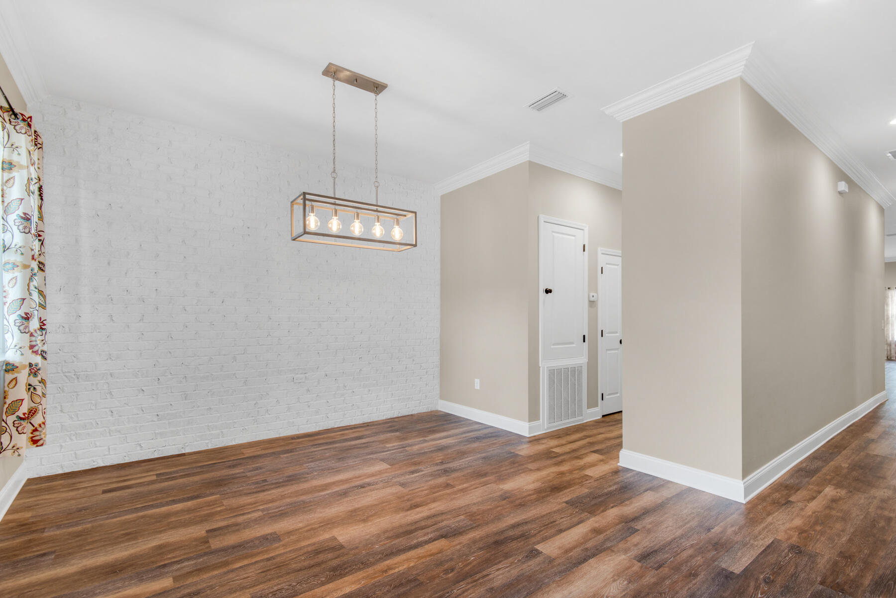 Racetrack Road 1st Add - Residential Lease