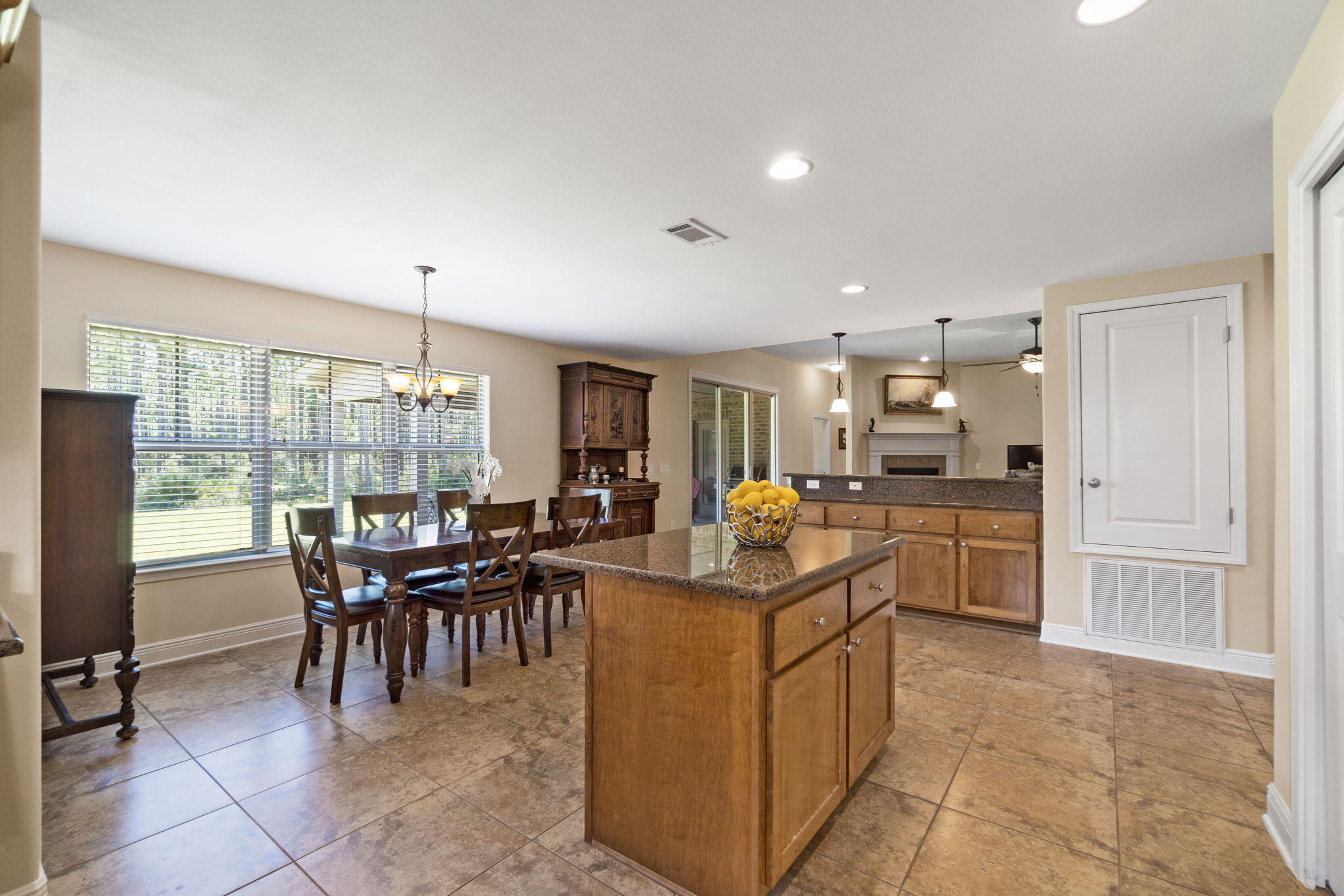 HOLLEY BY THE SEA - Residential