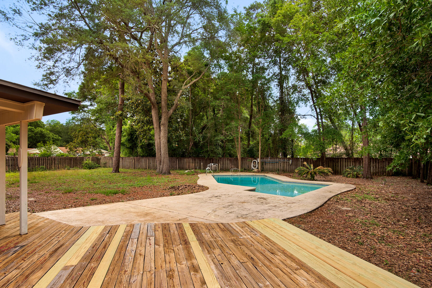 ROCKY BAYOU ESTATES 05 - Residential