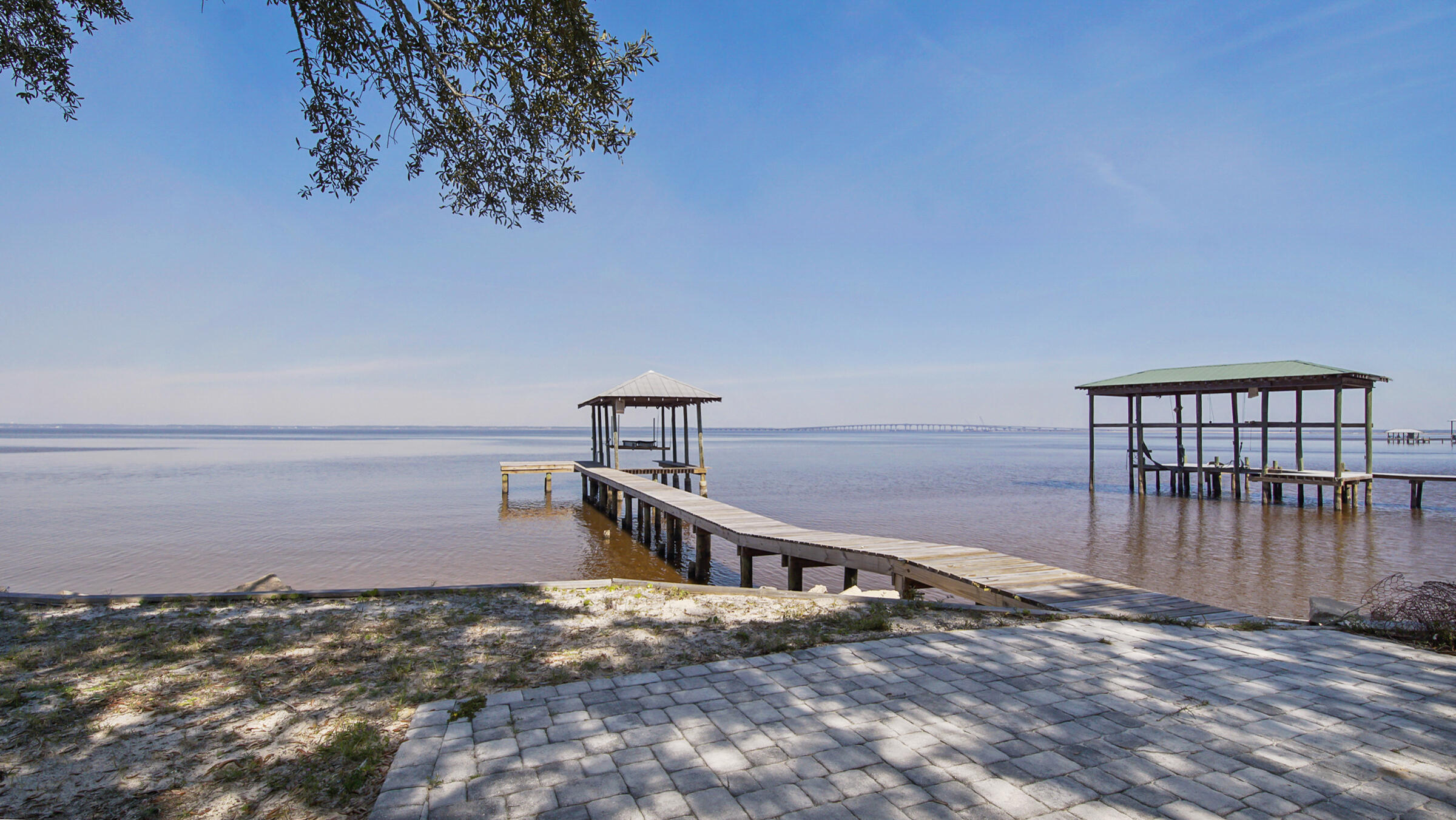 BAY PINES - Residential