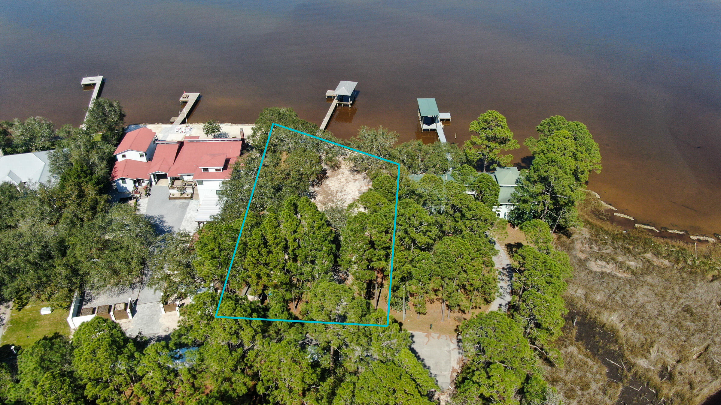 BAY PINES - Residential