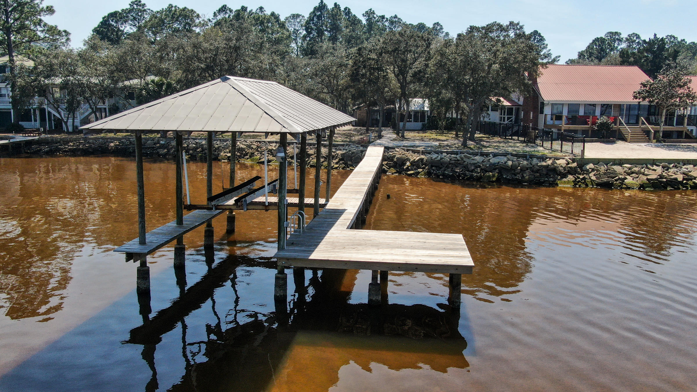 BAY PINES - Residential