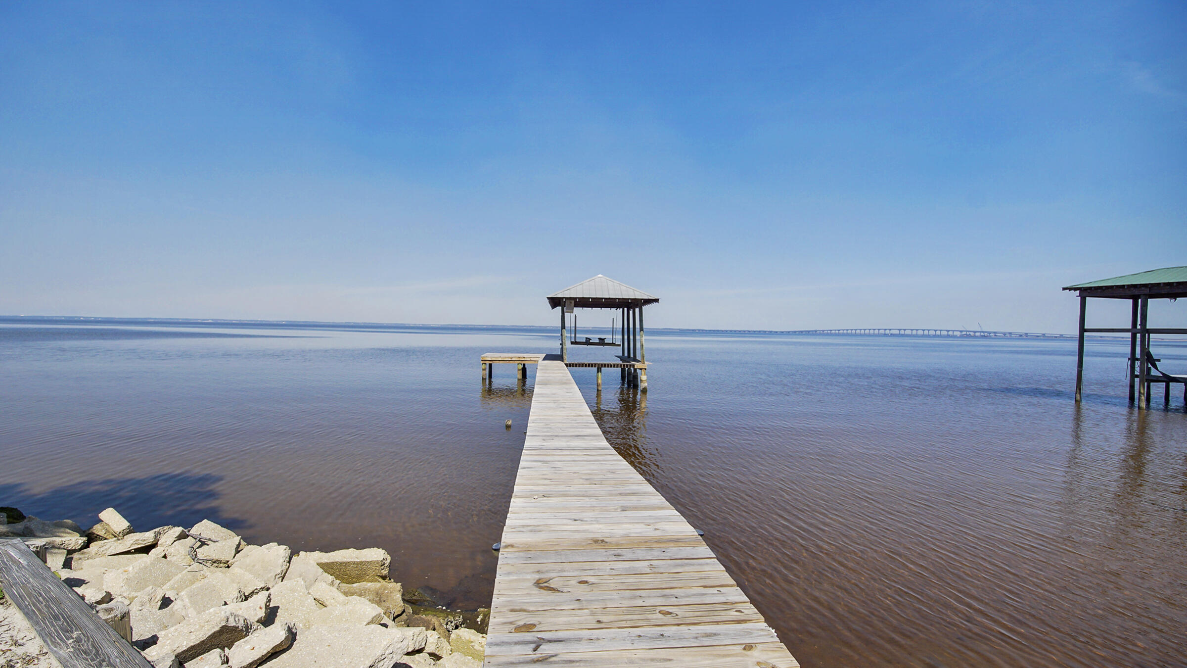 BAY PINES - Residential