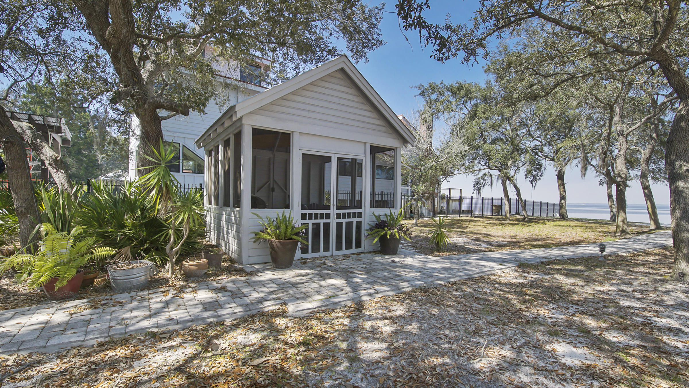 BAY PINES - Residential