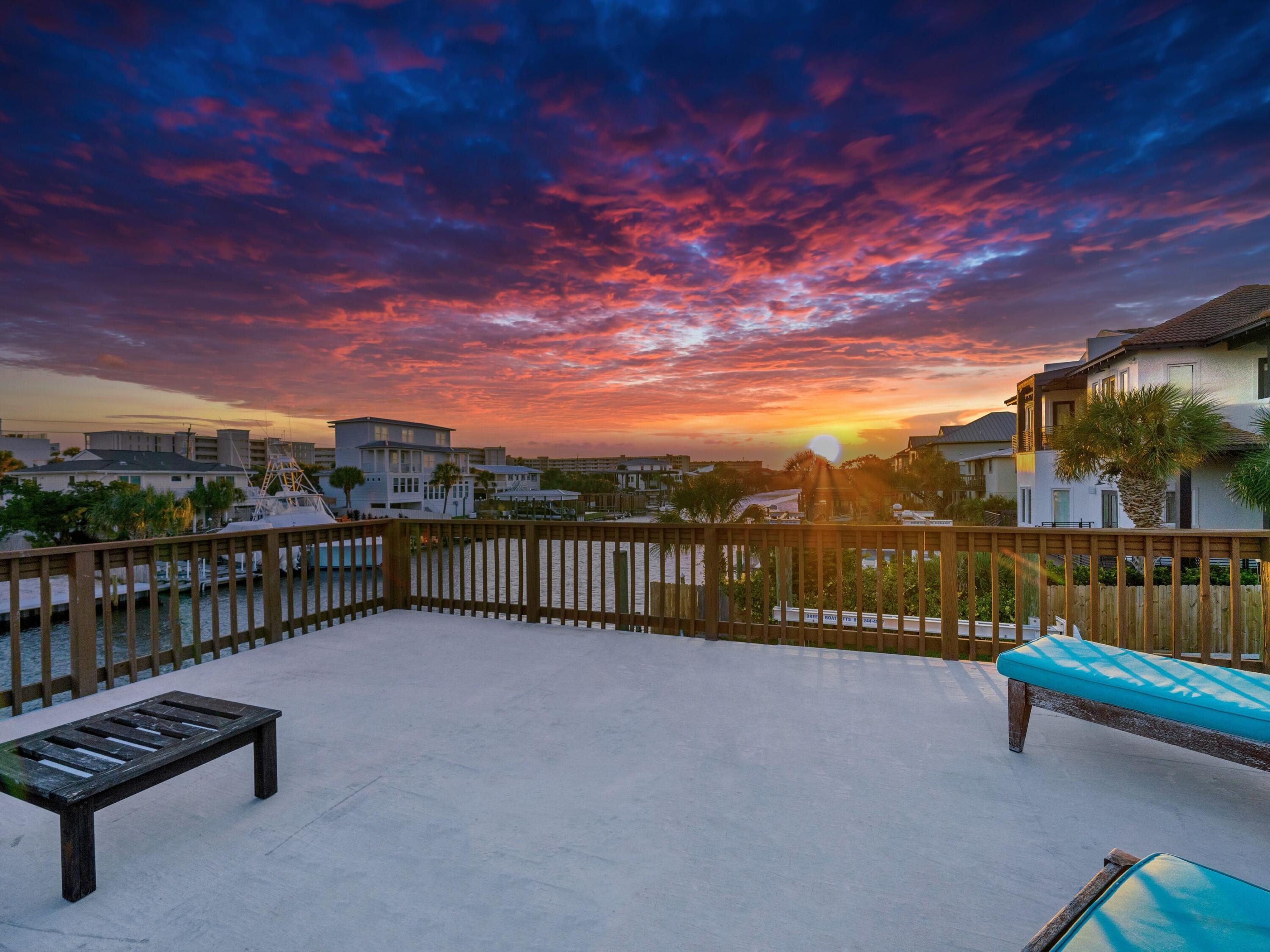 HOLIDAY ISLE - Residential