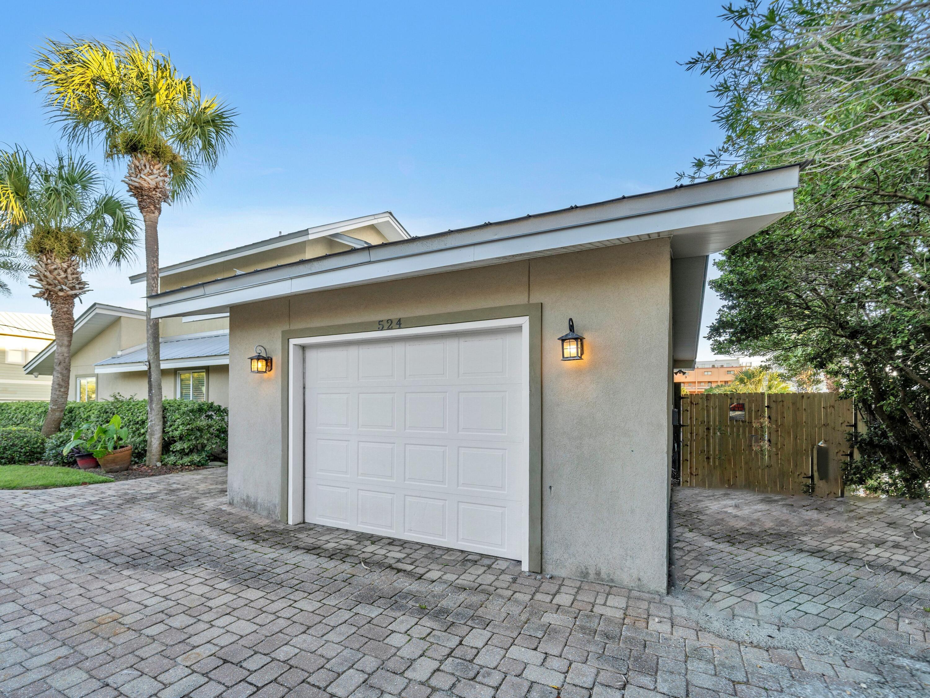 HOLIDAY ISLE - Residential