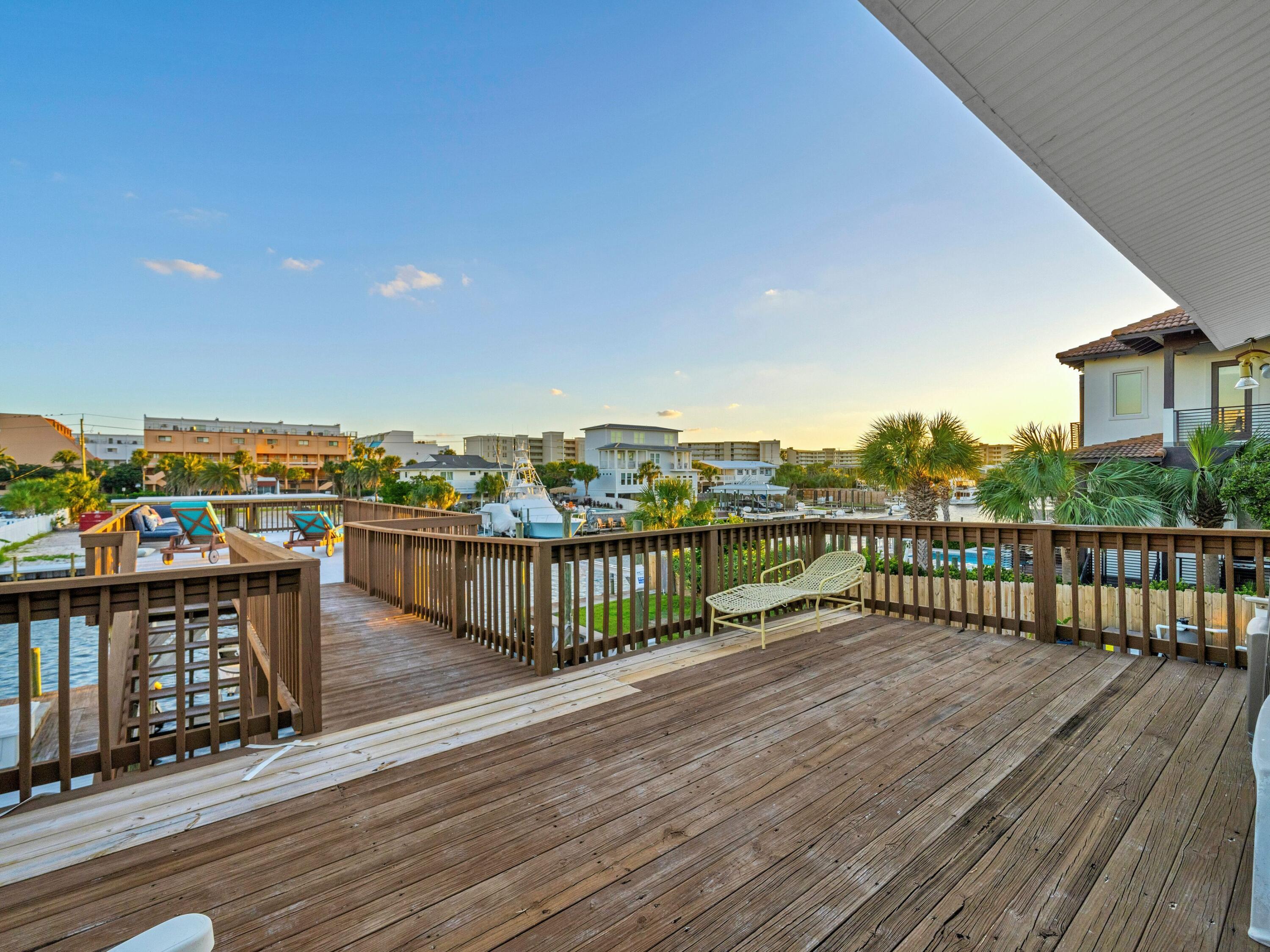 HOLIDAY ISLE - Residential