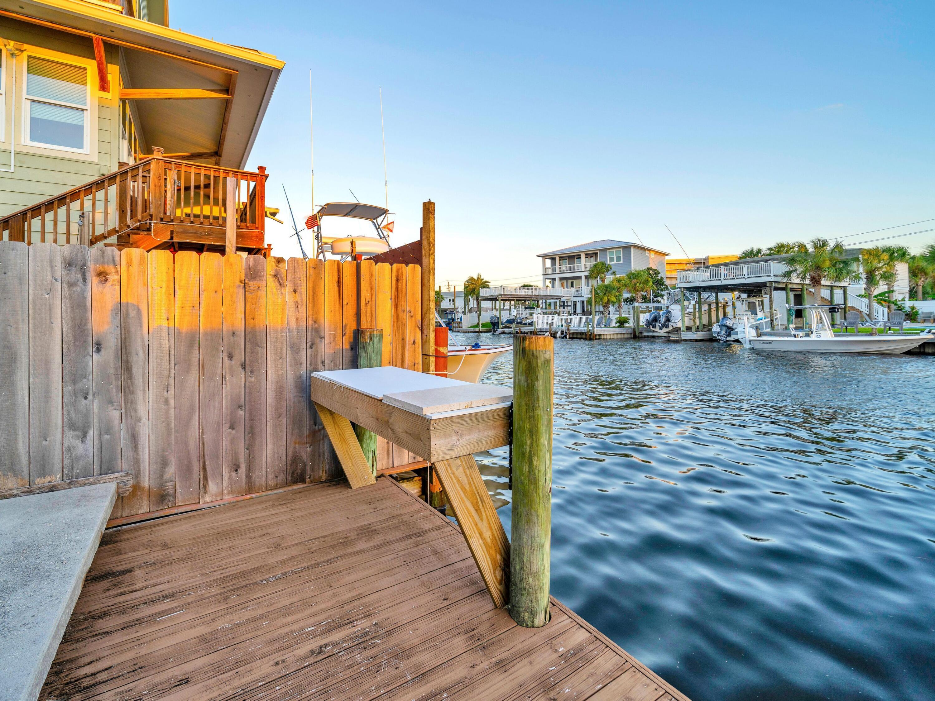 HOLIDAY ISLE - Residential