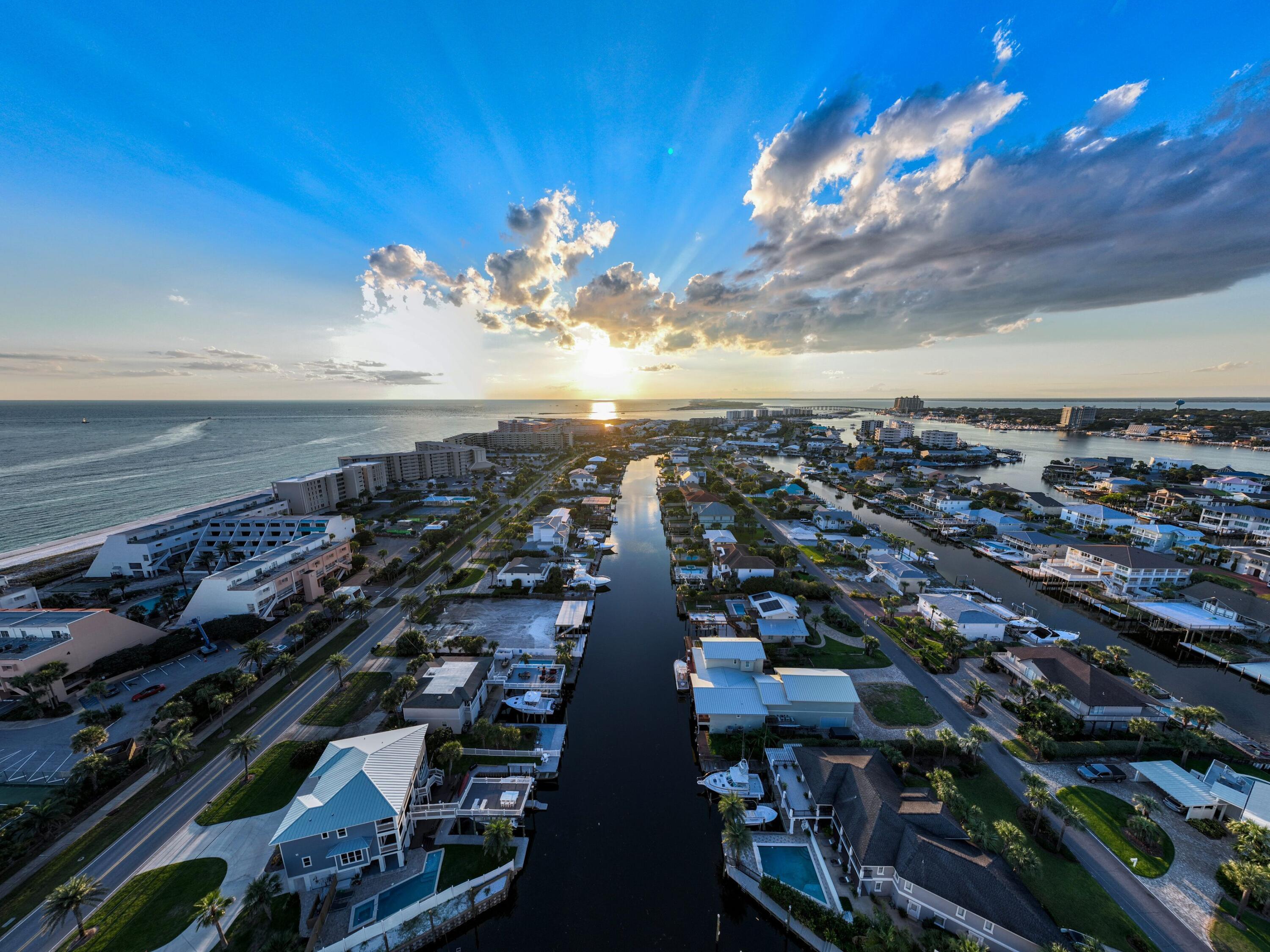 HOLIDAY ISLE - Residential