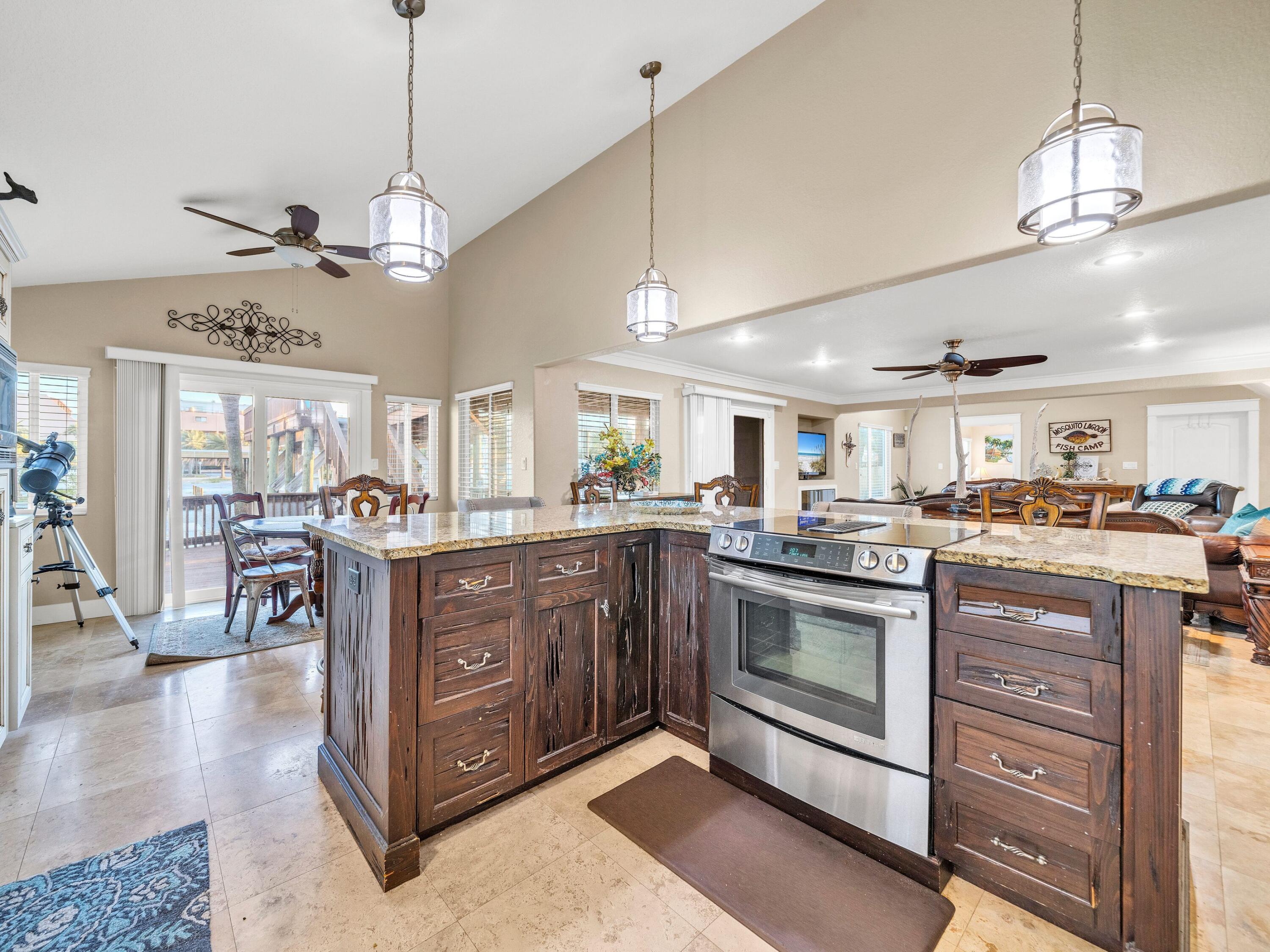 HOLIDAY ISLE - Residential