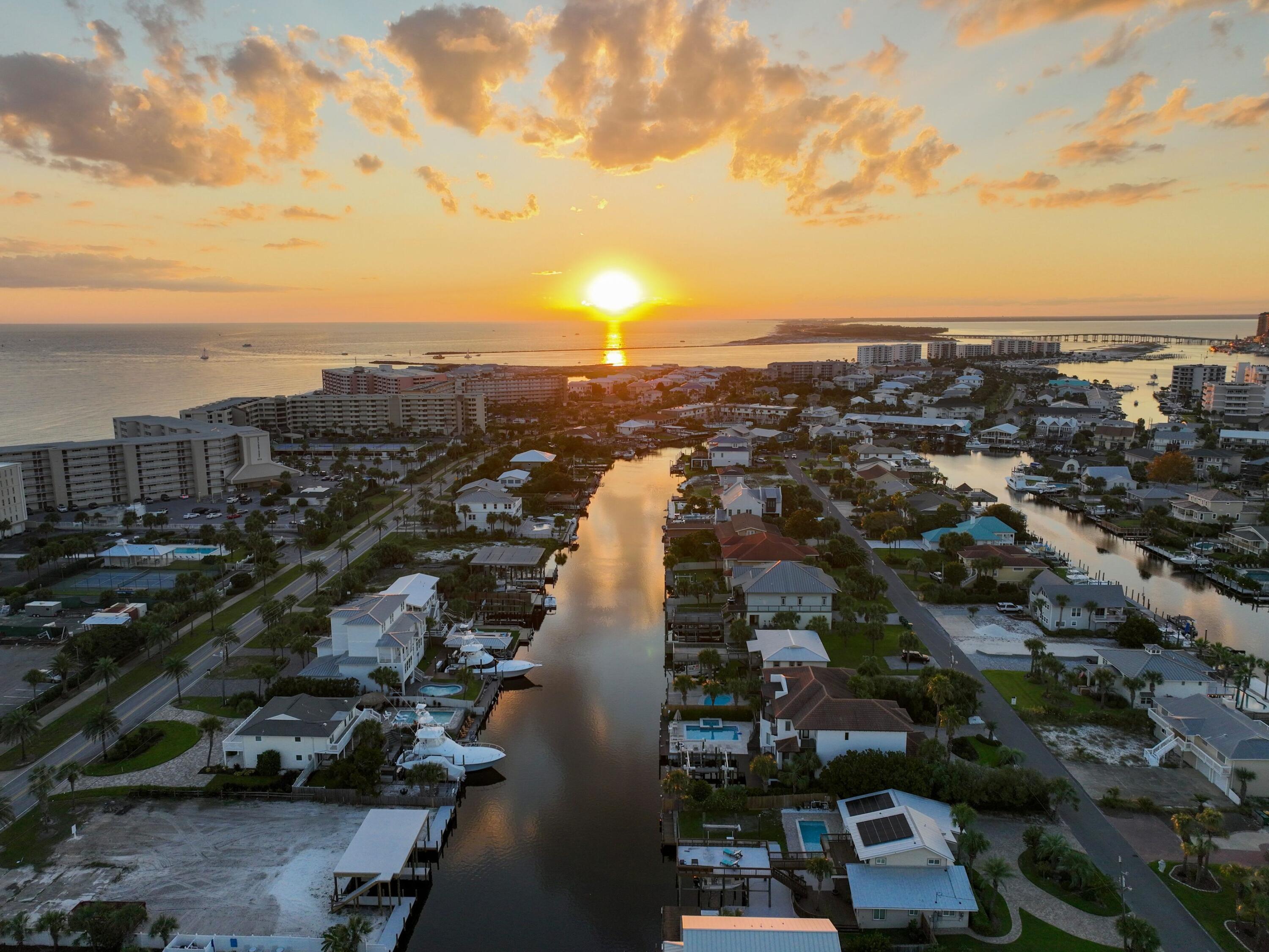 HOLIDAY ISLE - Residential