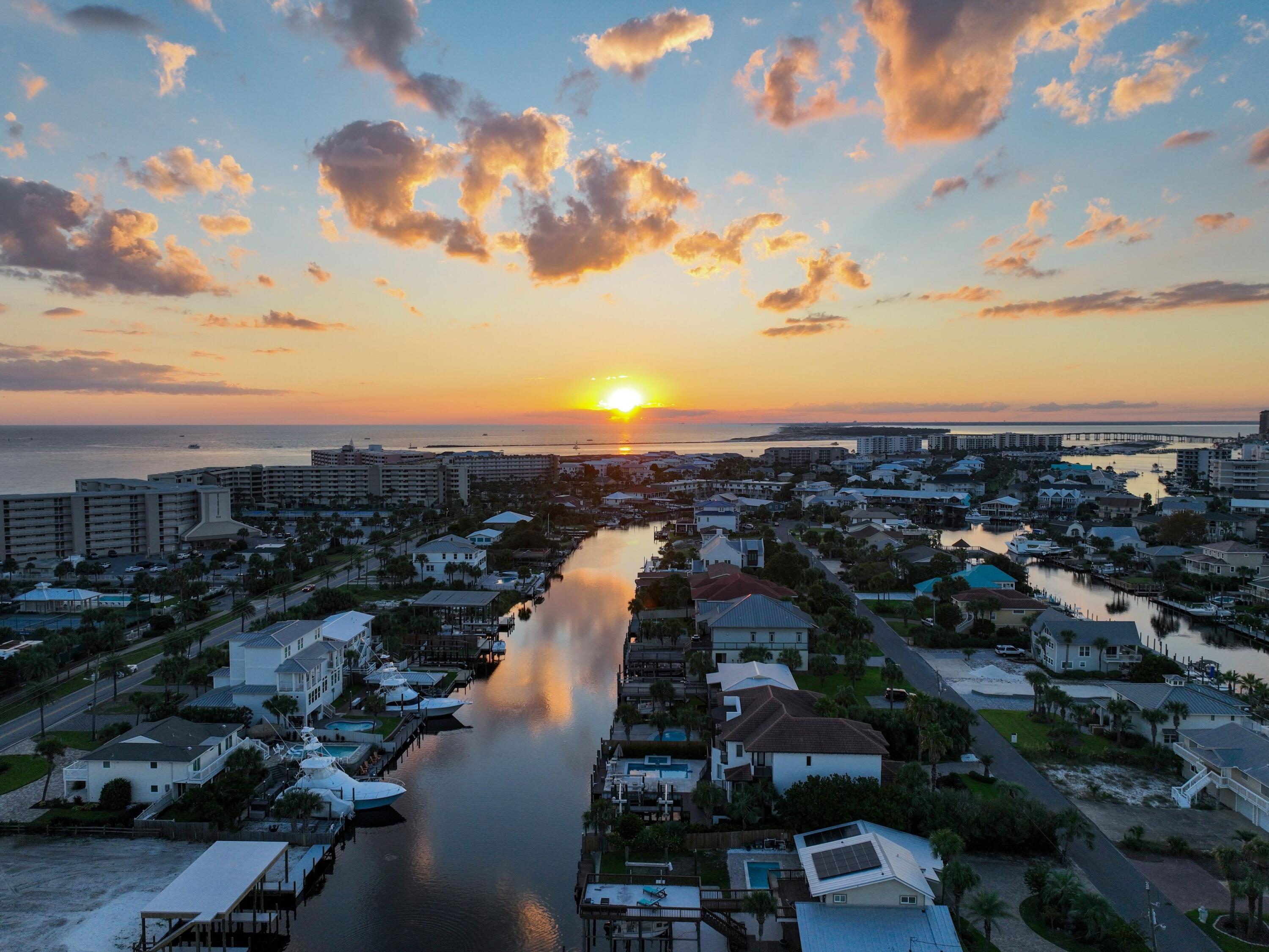 HOLIDAY ISLE - Residential