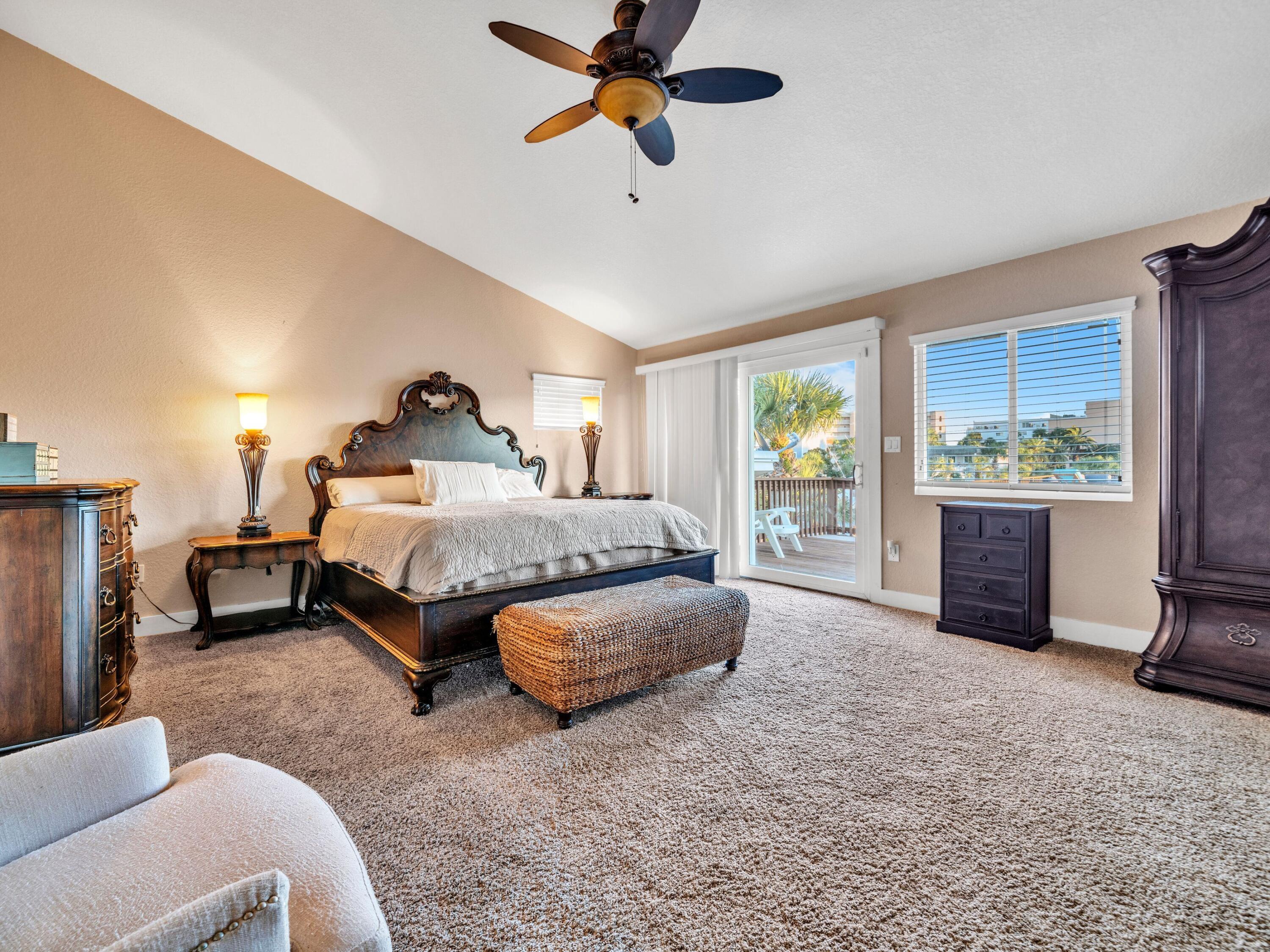 HOLIDAY ISLE - Residential