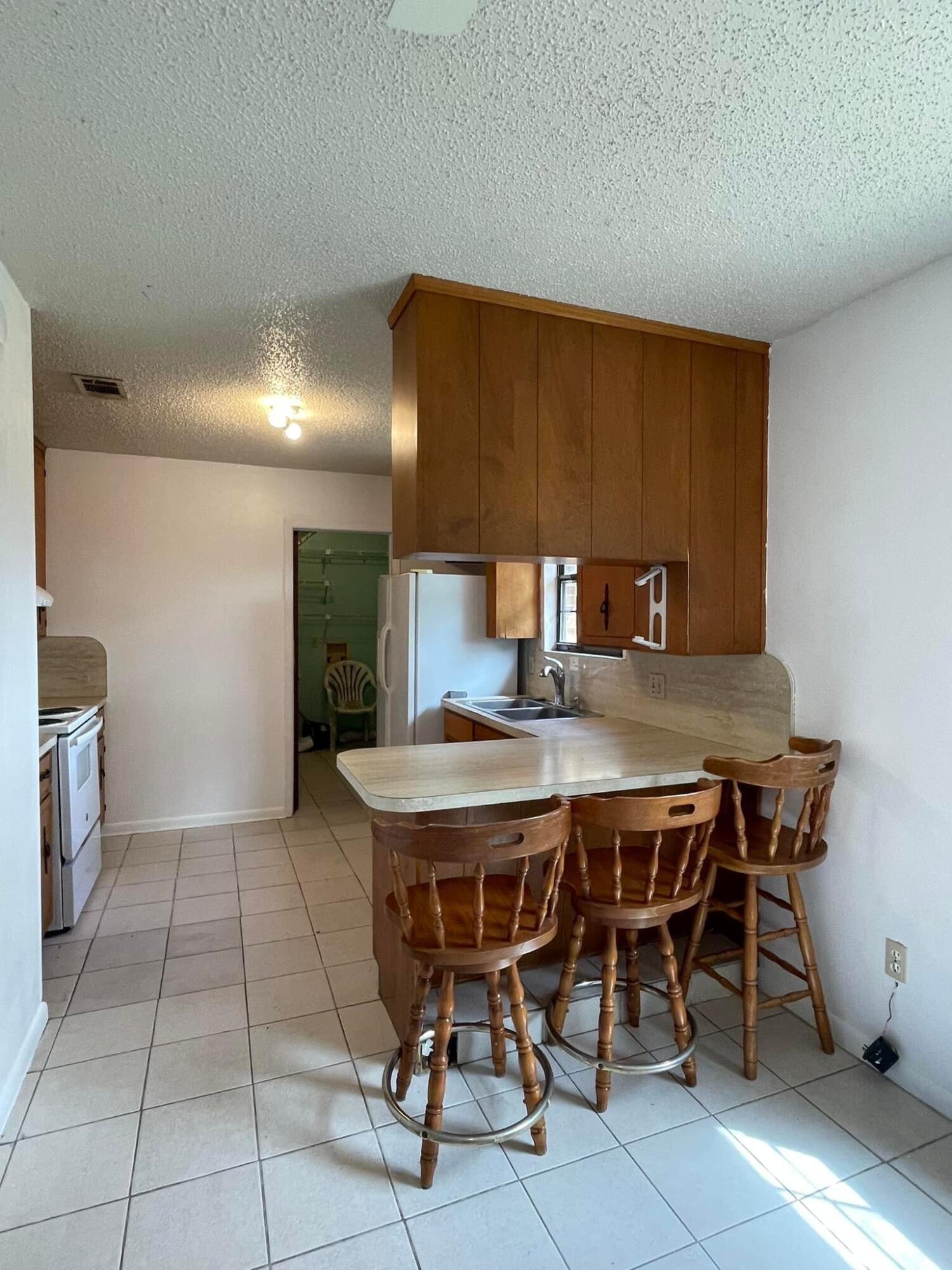 NORWOOD - Residential Lease