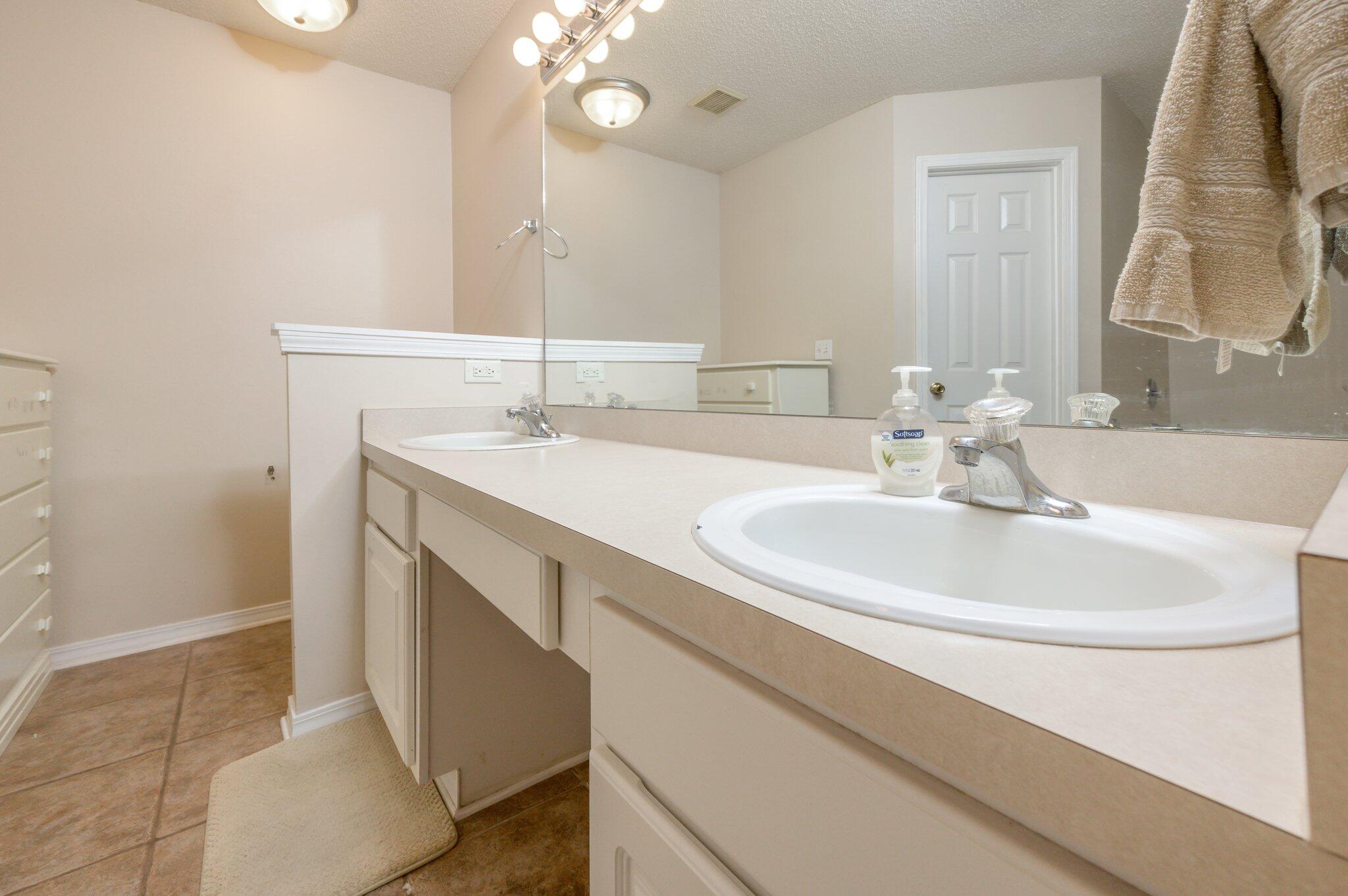 BROOKE ESTATES PH I - Residential