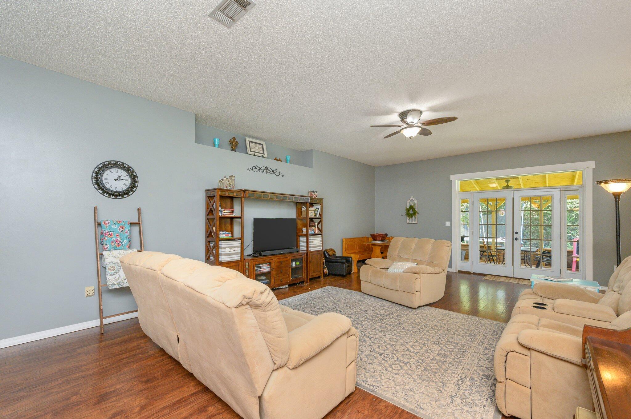 BROOKE ESTATES PH I - Residential