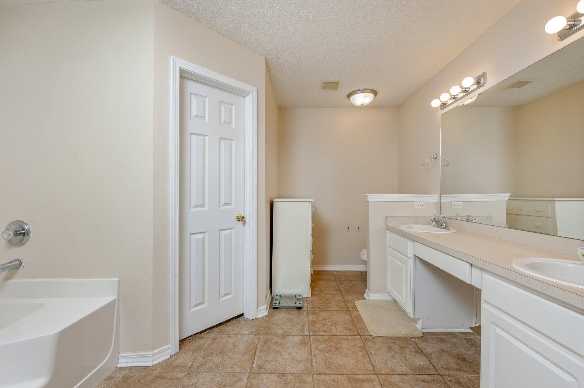 BROOKE ESTATES PH I - Residential