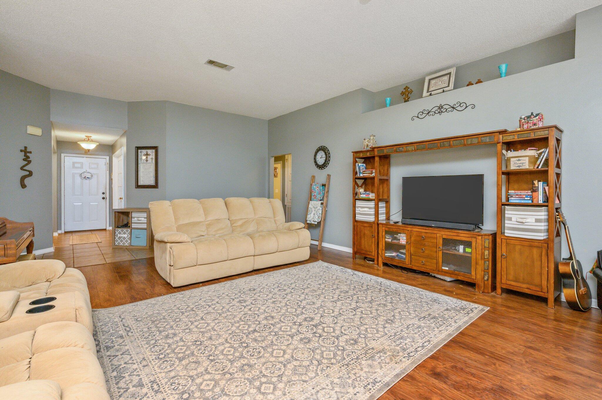 BROOKE ESTATES PH I - Residential