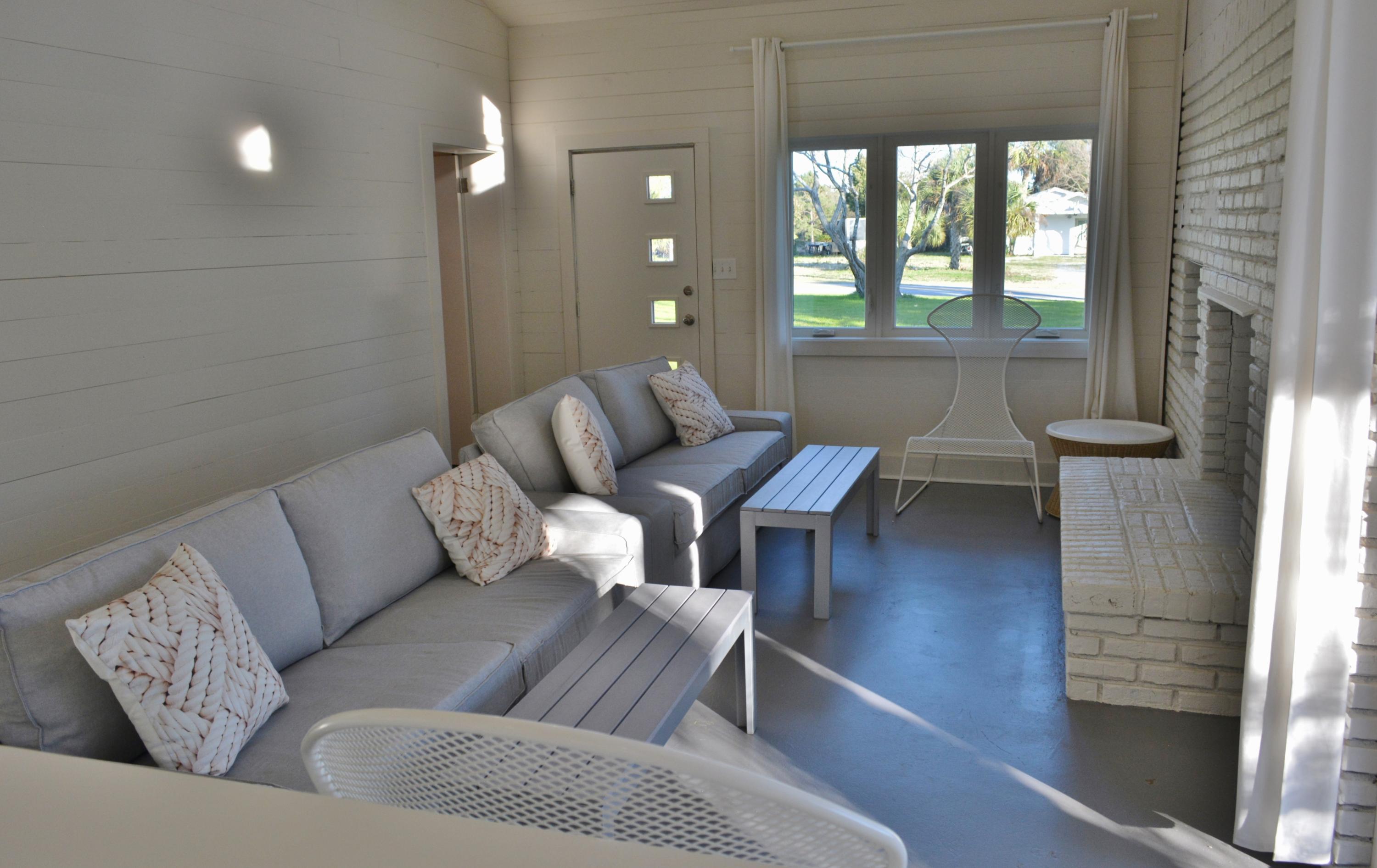 LAGUNA BEACH ESTATES - Residential