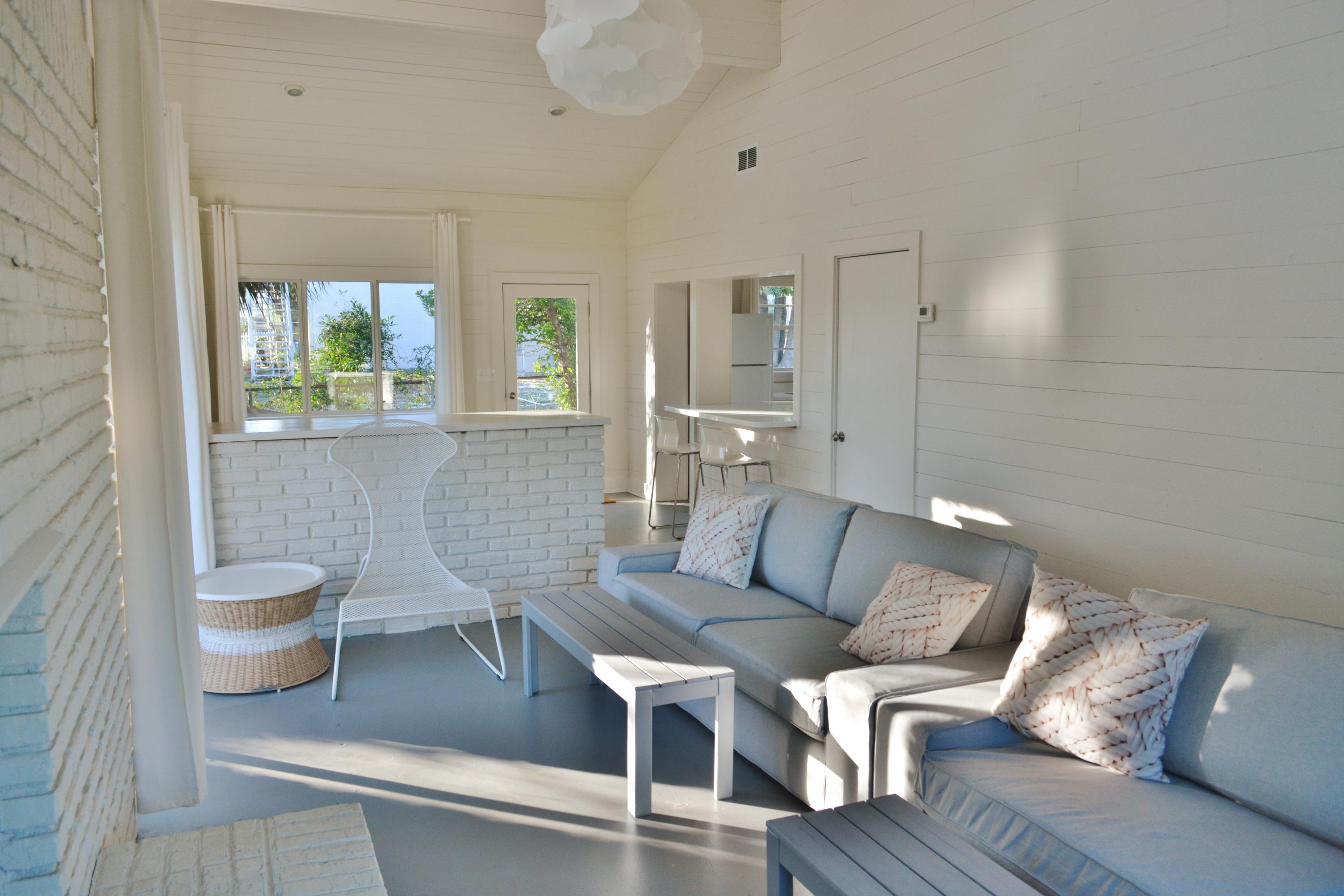 LAGUNA BEACH ESTATES - Residential