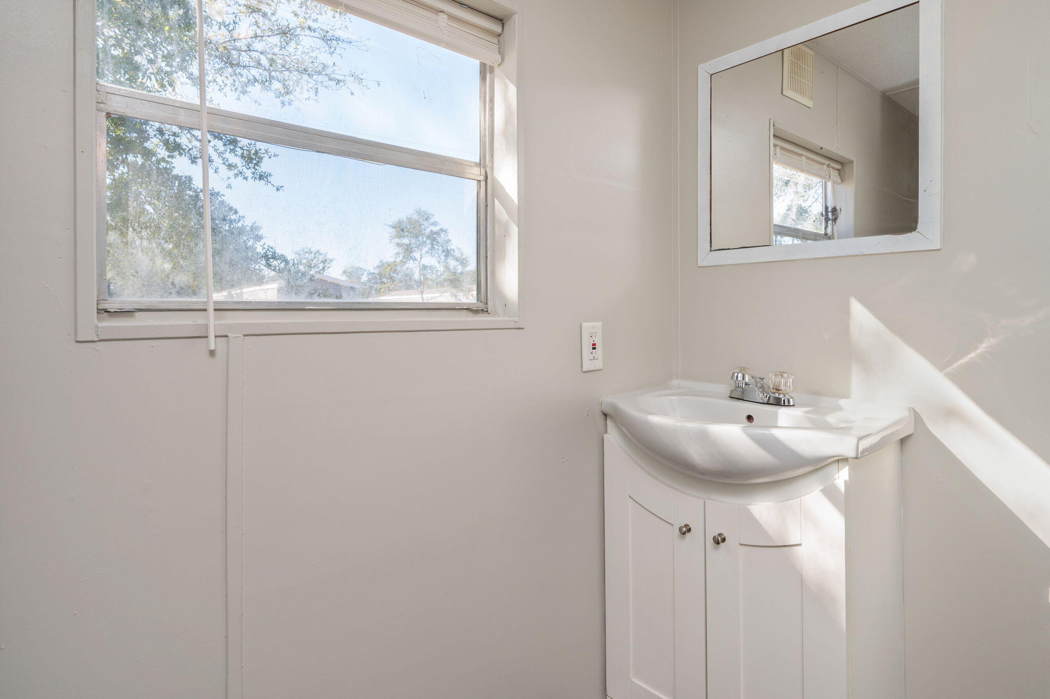 CRESTVIEW - Residential