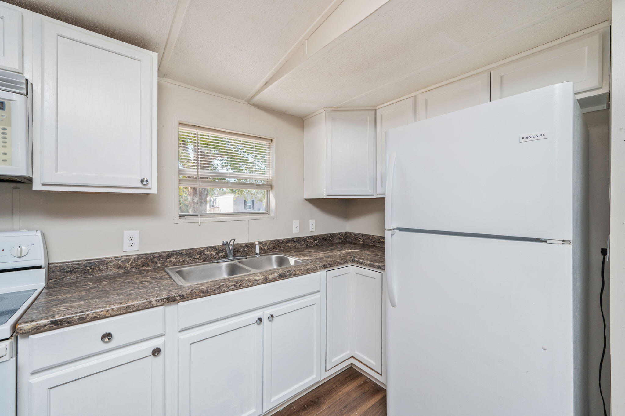 CRESTVIEW - Residential