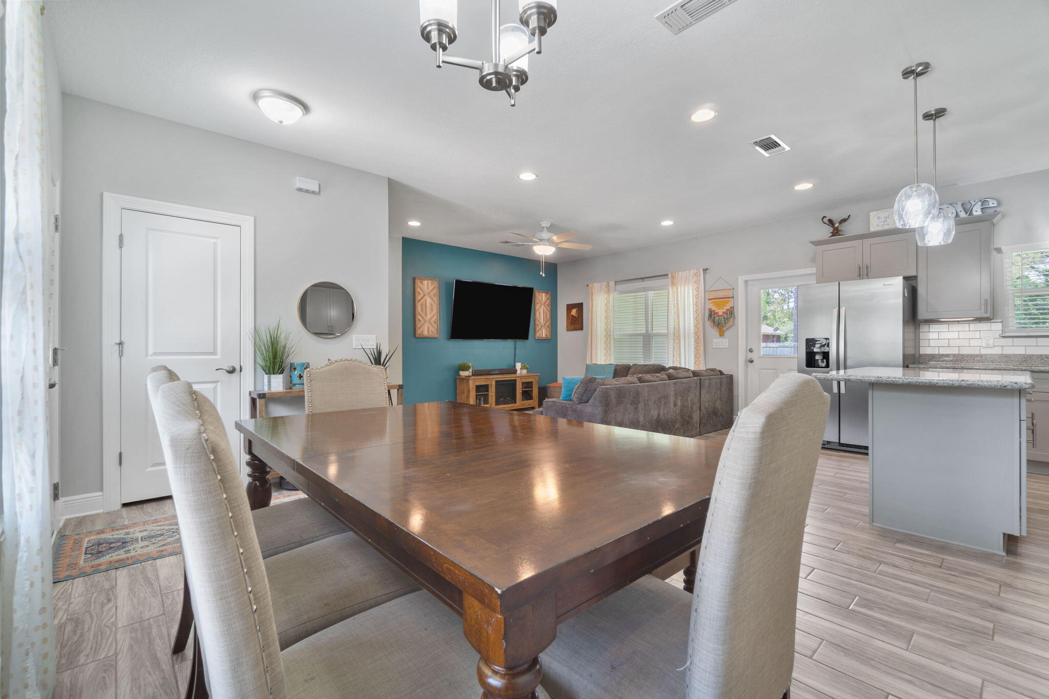 CRESCENT SHORES - Residential