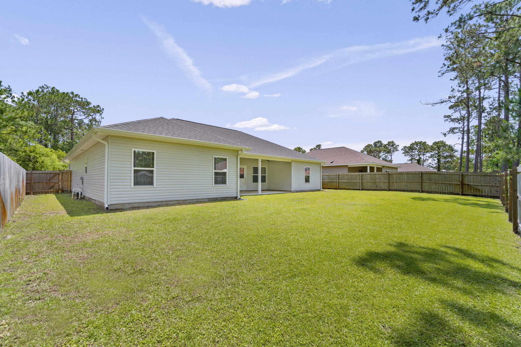 CRESCENT SHORES - Residential