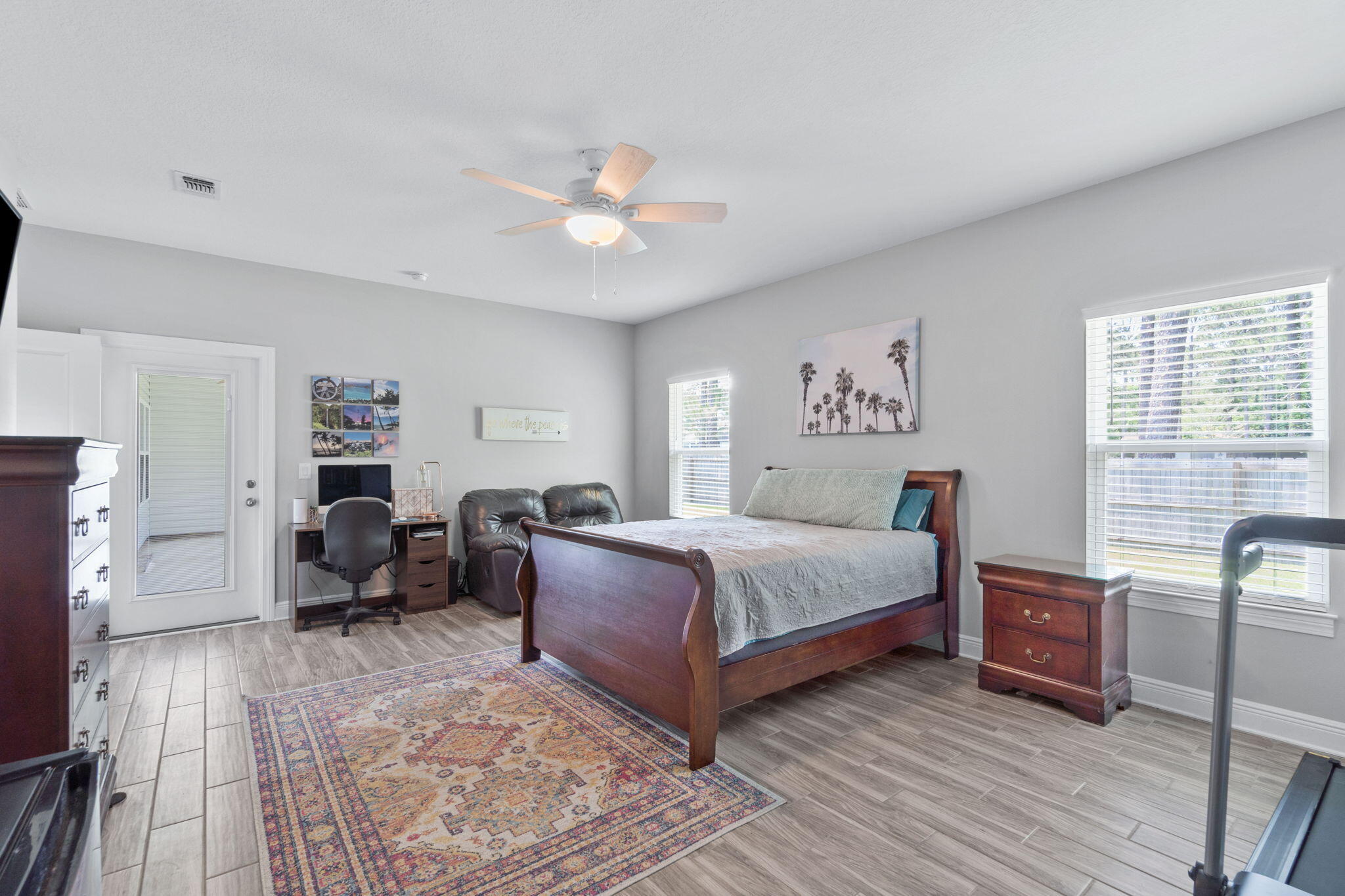 CRESCENT SHORES - Residential