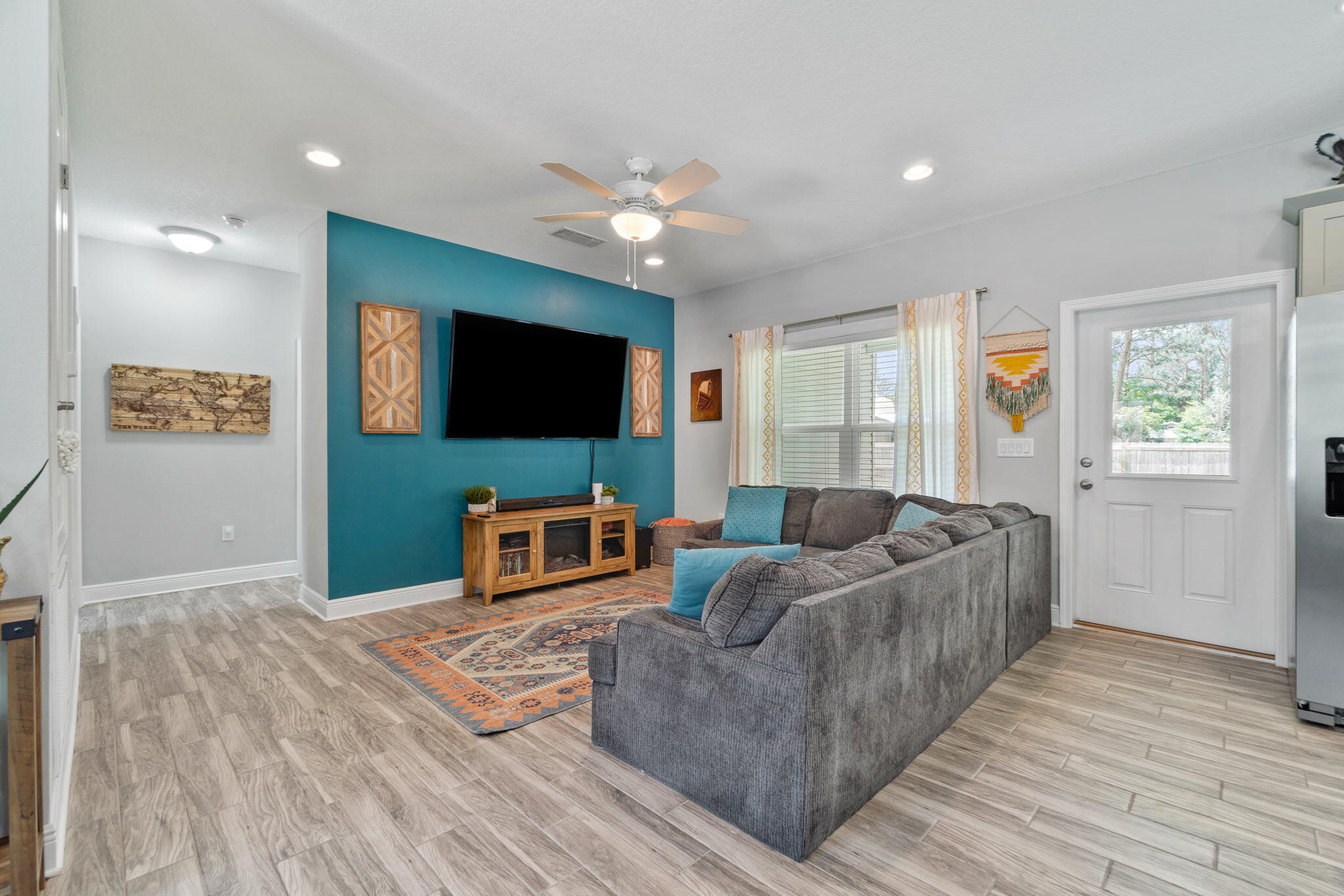 CRESCENT SHORES - Residential