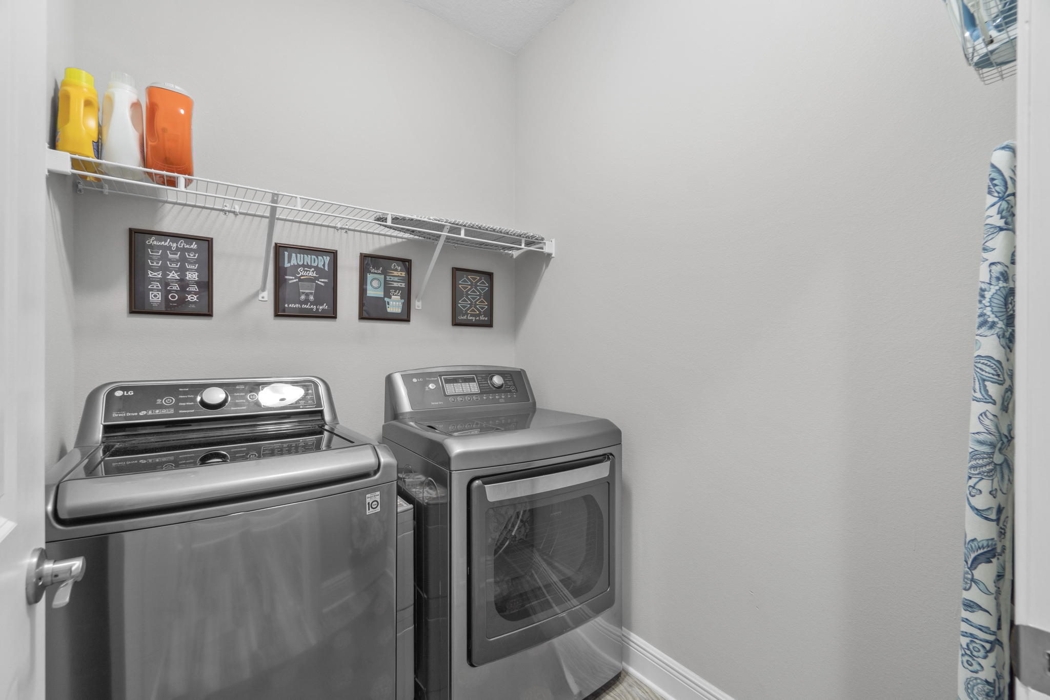 CRESCENT SHORES - Residential