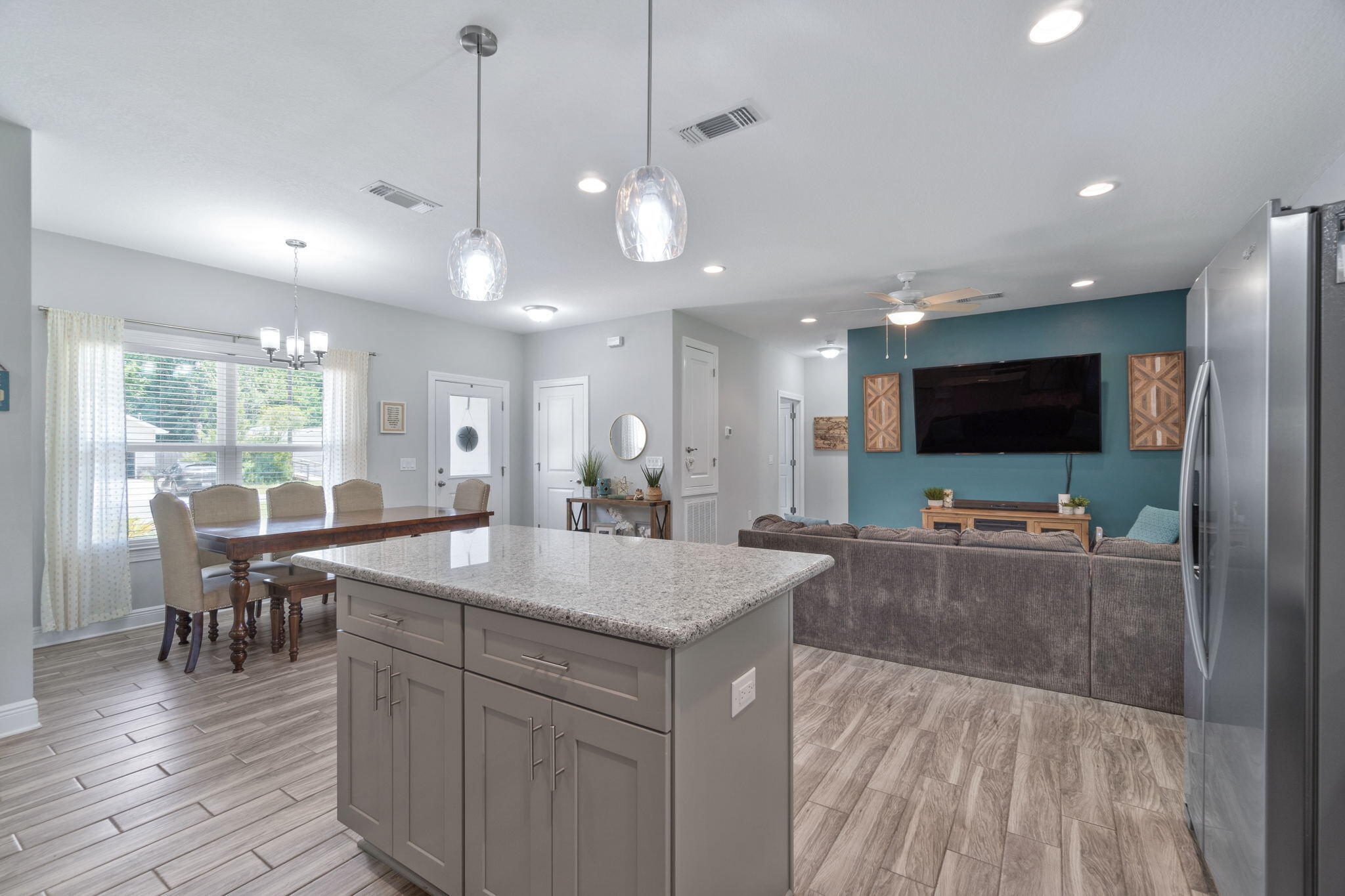 CRESCENT SHORES - Residential