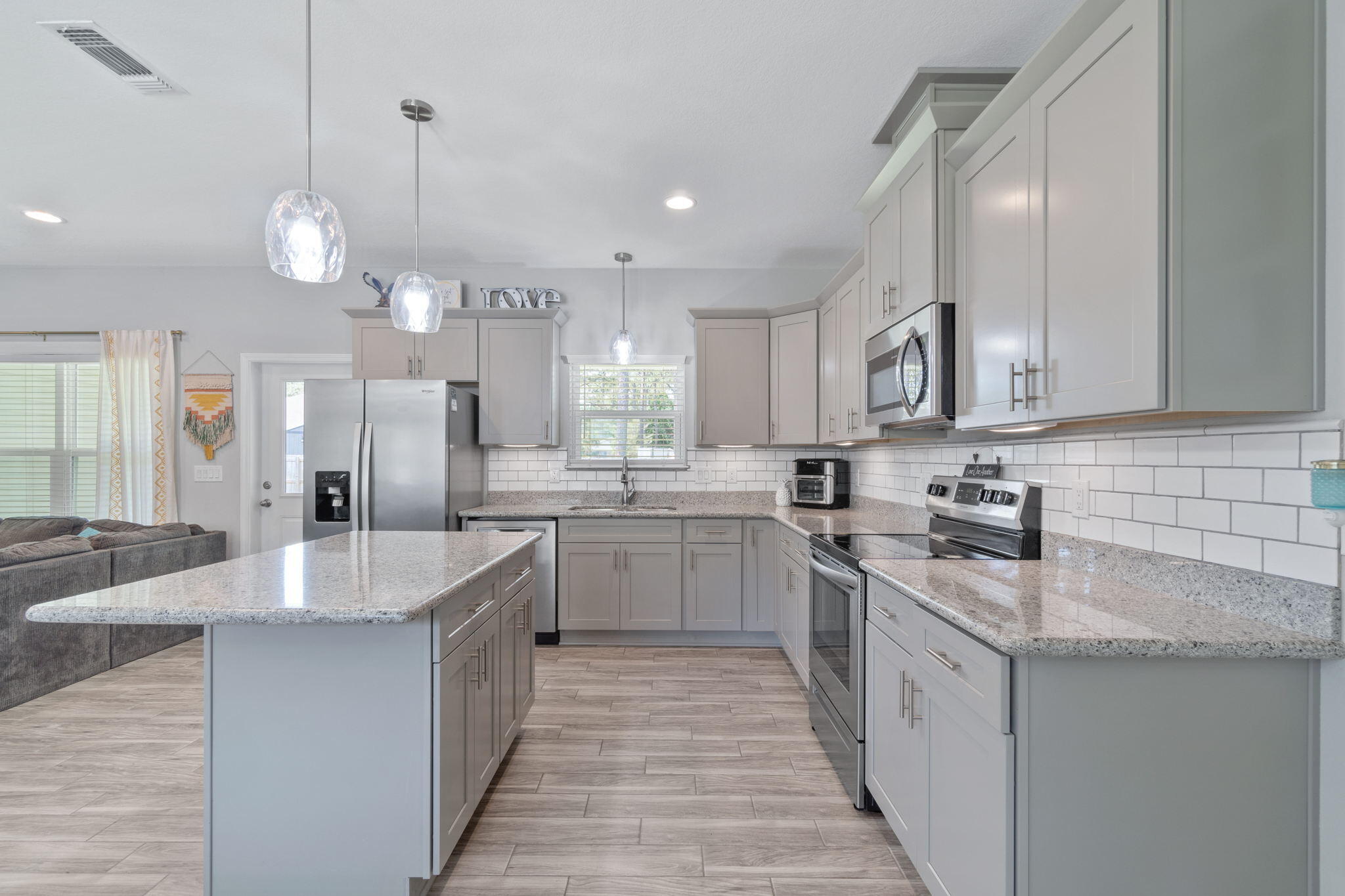 CRESCENT SHORES - Residential