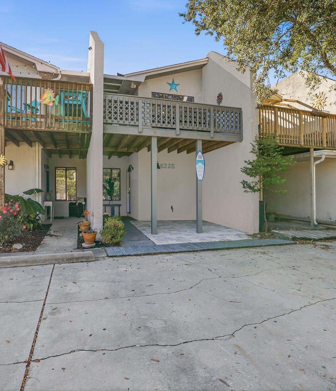 HOLIDAY BEACH UNIT 8 - Residential