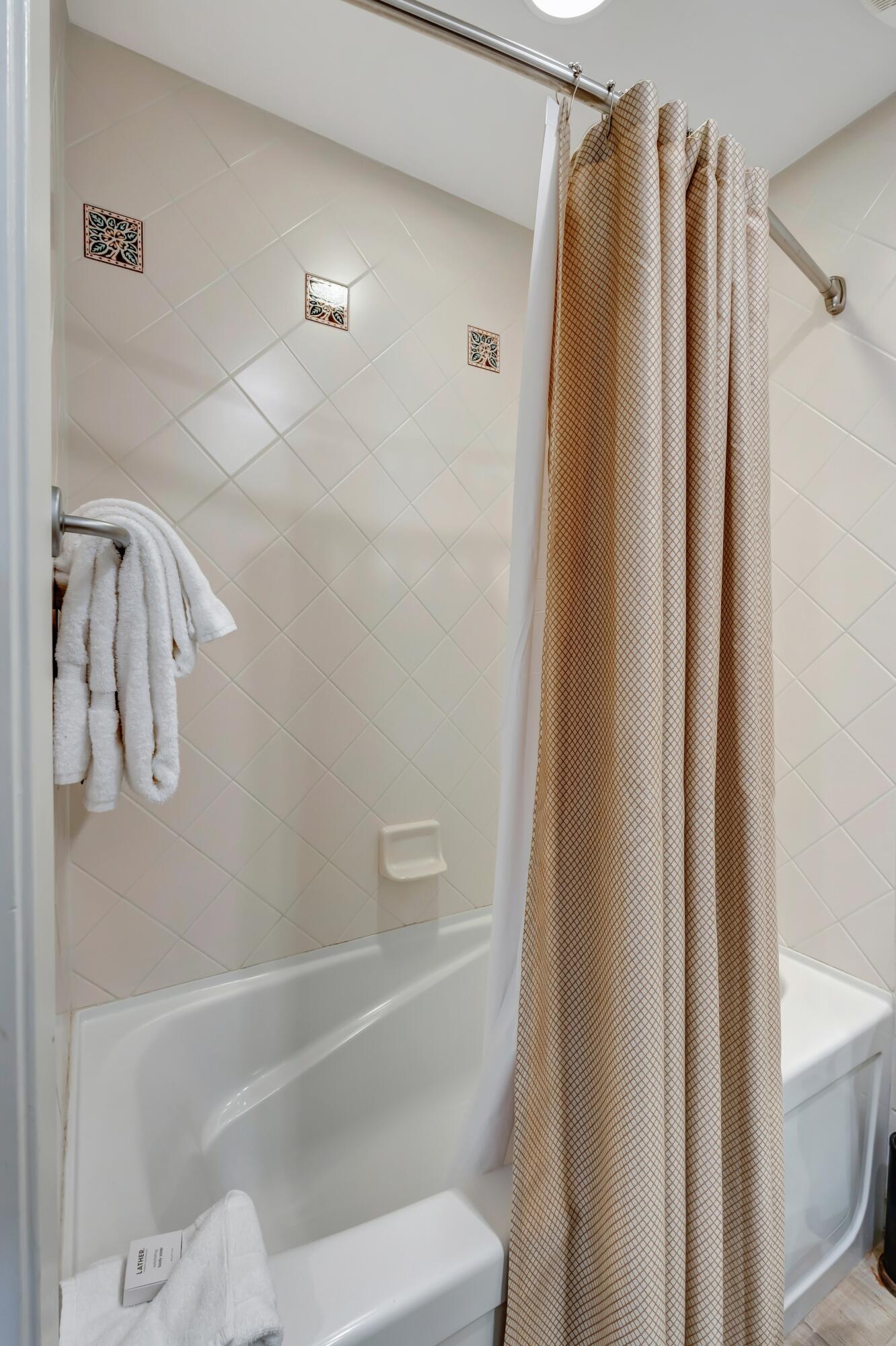 LUAU II - Residential Lease