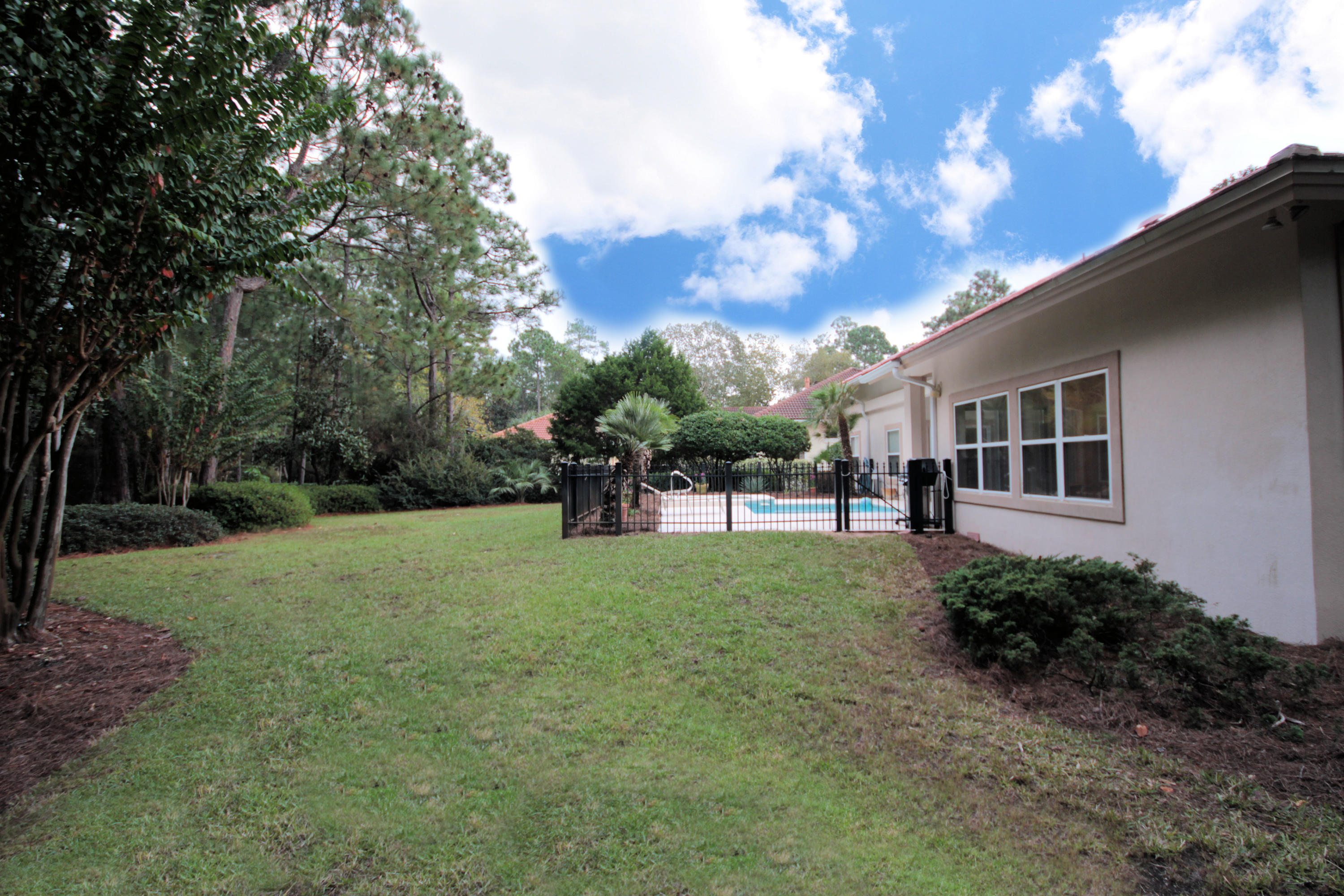 BAYTOWNE AVE EAST - Residential