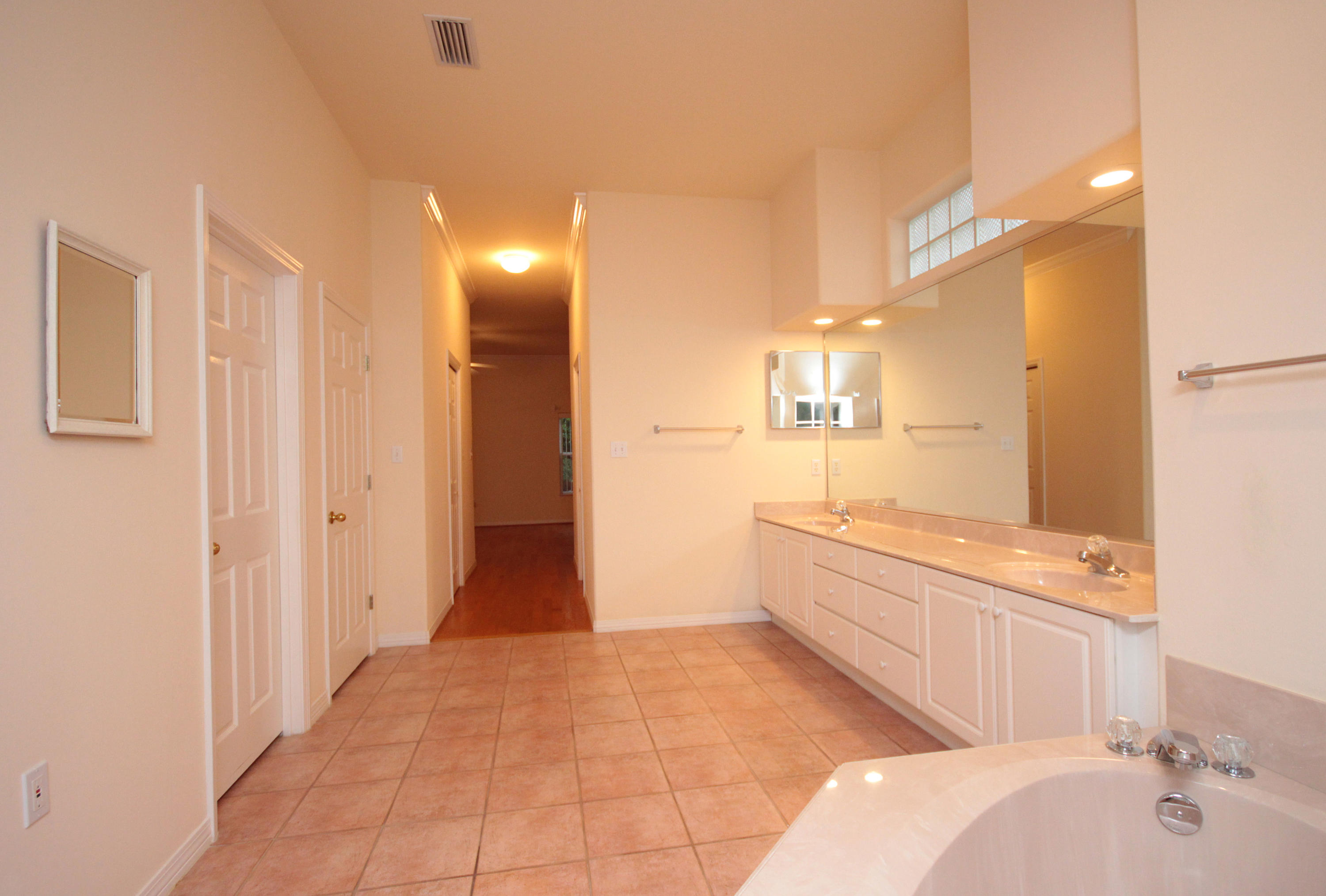 BAYTOWNE AVE EAST - Residential