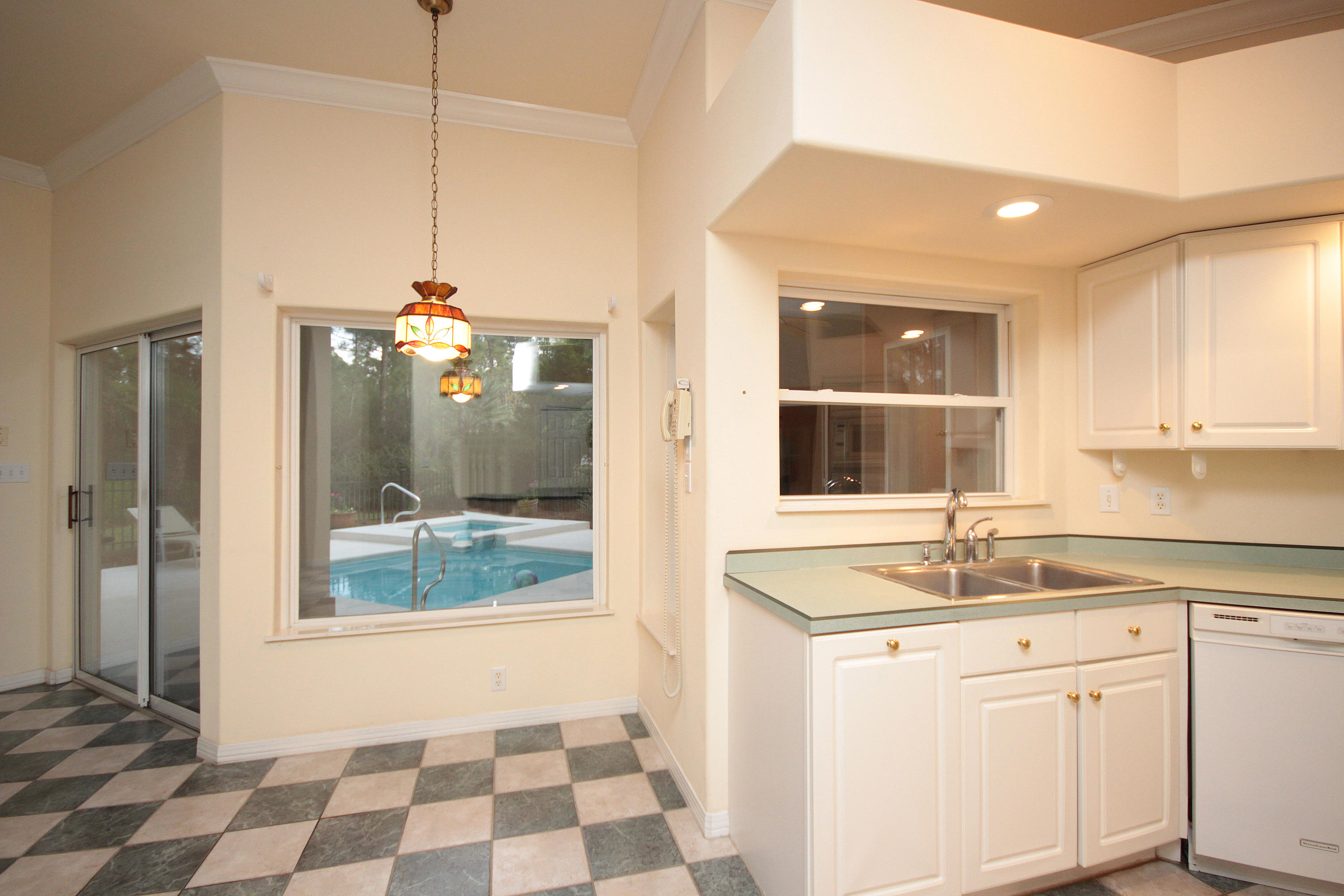 BAYTOWNE AVE EAST - Residential