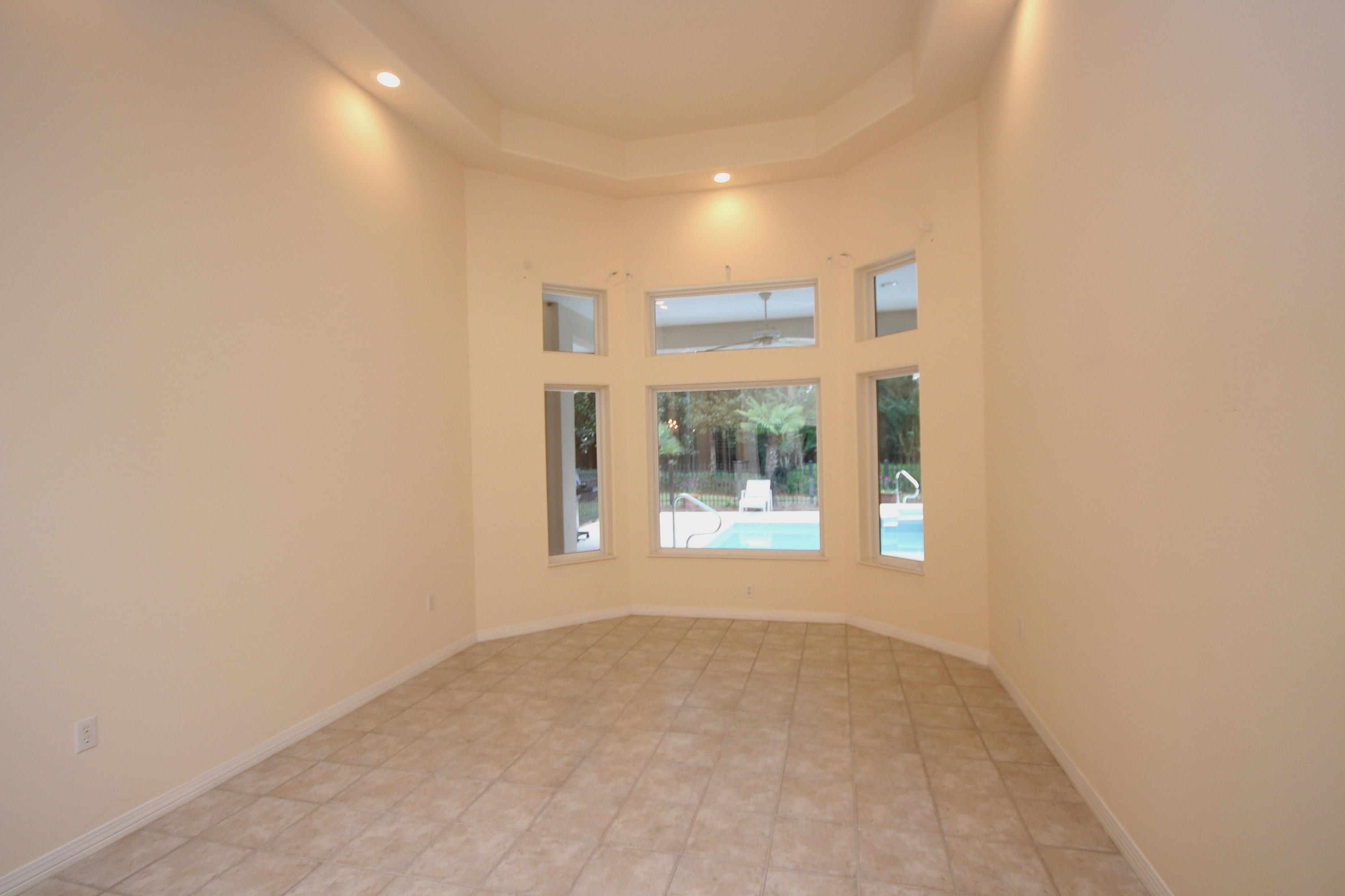 BAYTOWNE AVE EAST - Residential